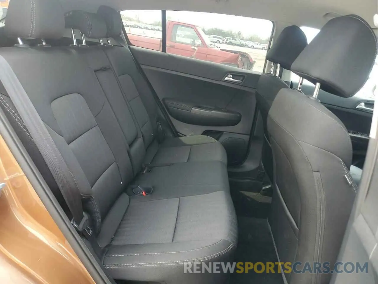 11 Photograph of a damaged car KNDPMCAC7M7924445 KIA SPORTAGE 2021
