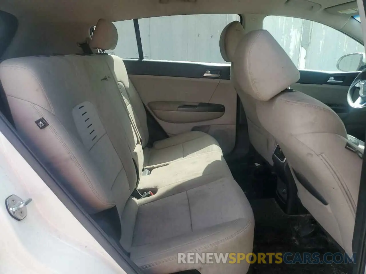 11 Photograph of a damaged car KNDPMCAC7M7934179 KIA SPORTAGE 2021