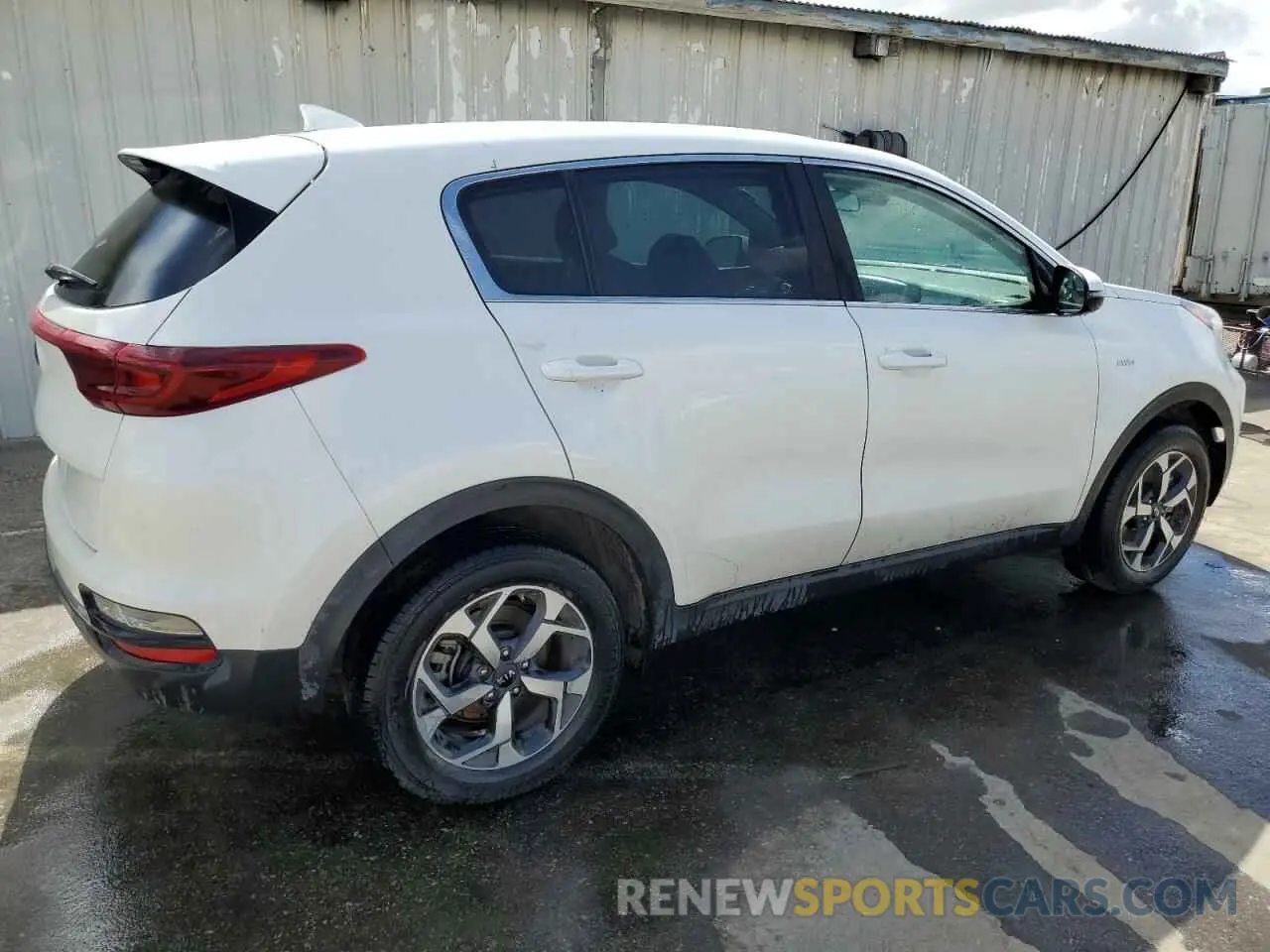 3 Photograph of a damaged car KNDPMCAC7M7934179 KIA SPORTAGE 2021