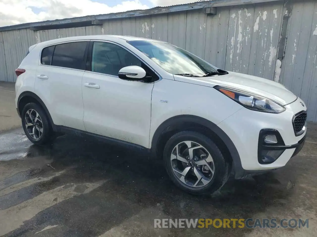 4 Photograph of a damaged car KNDPMCAC7M7934179 KIA SPORTAGE 2021