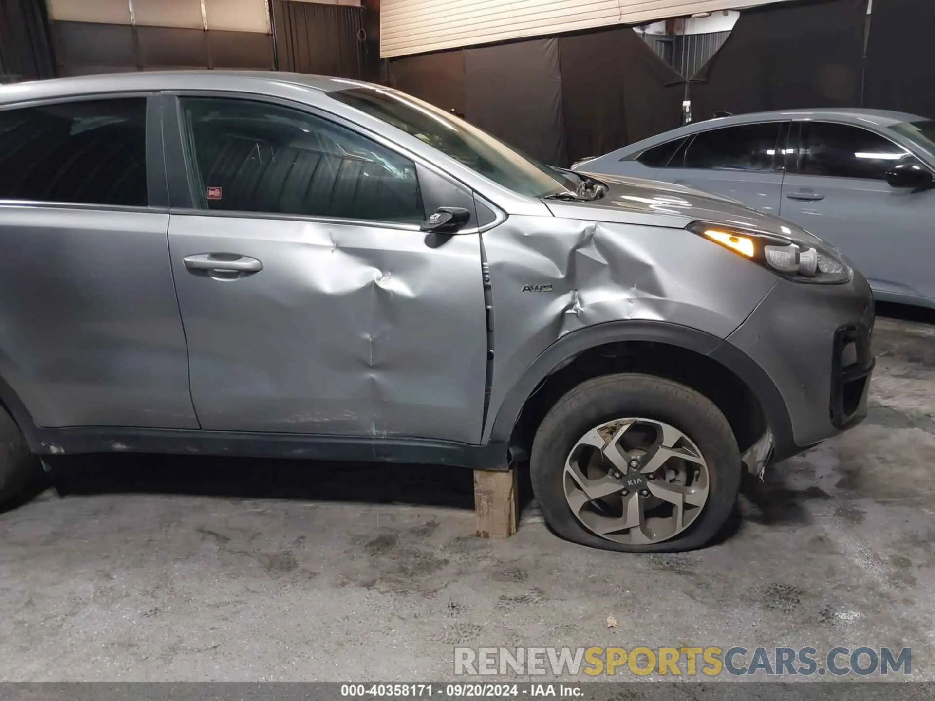 19 Photograph of a damaged car KNDPMCAC8M7881184 KIA SPORTAGE 2021