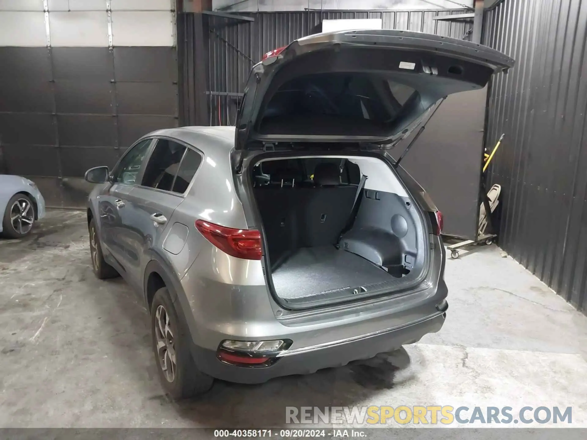 3 Photograph of a damaged car KNDPMCAC8M7881184 KIA SPORTAGE 2021