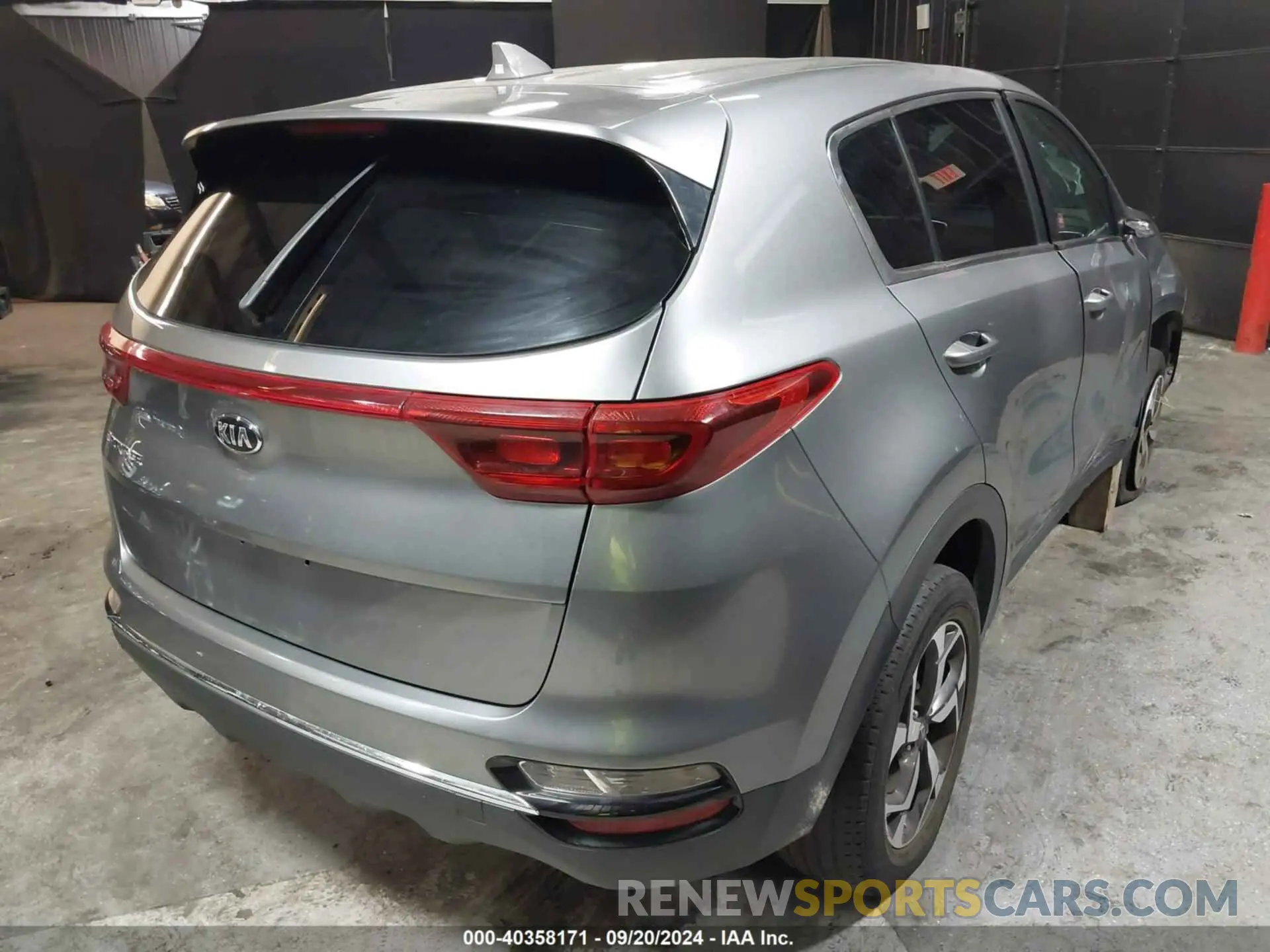 4 Photograph of a damaged car KNDPMCAC8M7881184 KIA SPORTAGE 2021