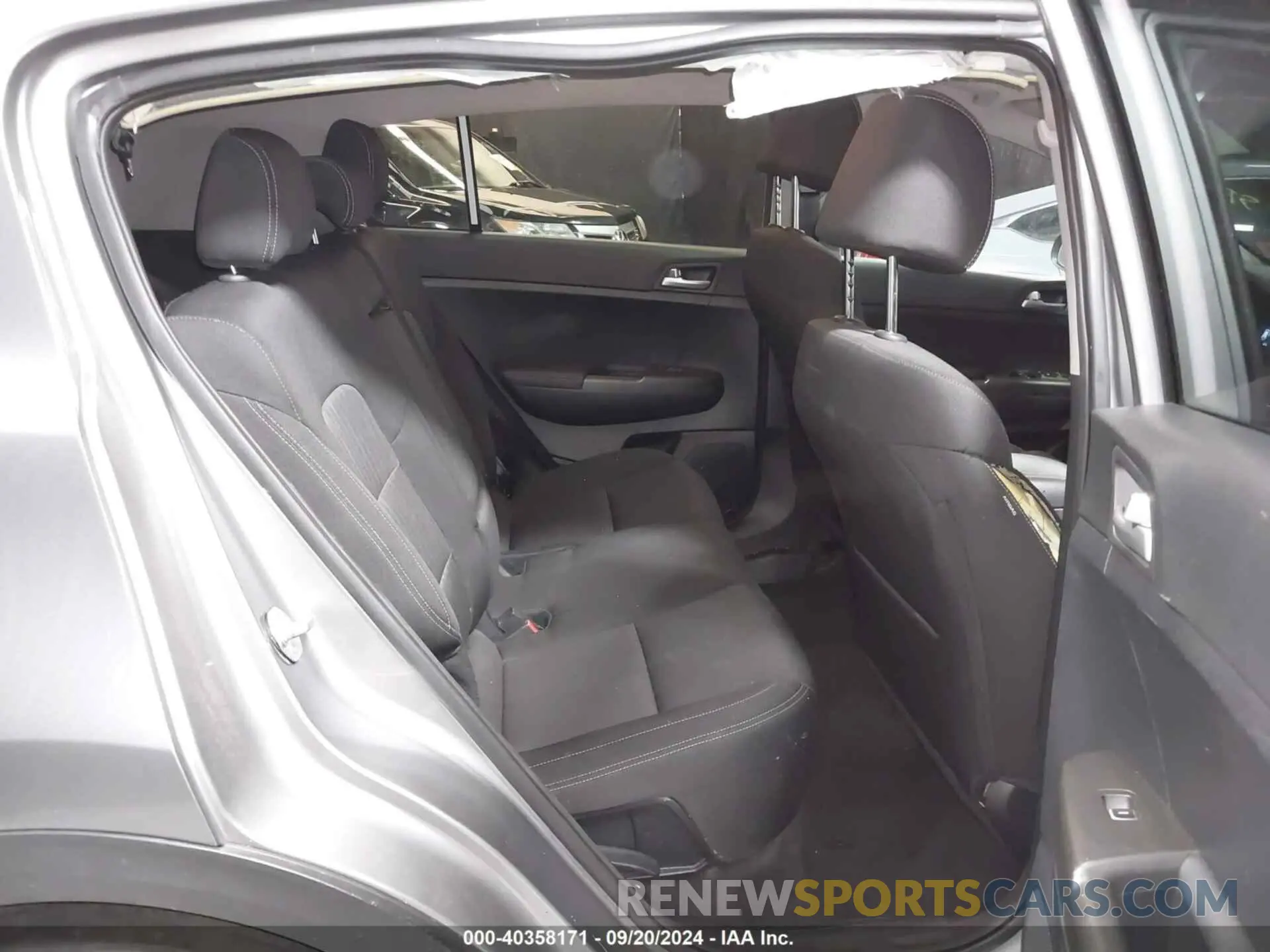 8 Photograph of a damaged car KNDPMCAC8M7881184 KIA SPORTAGE 2021