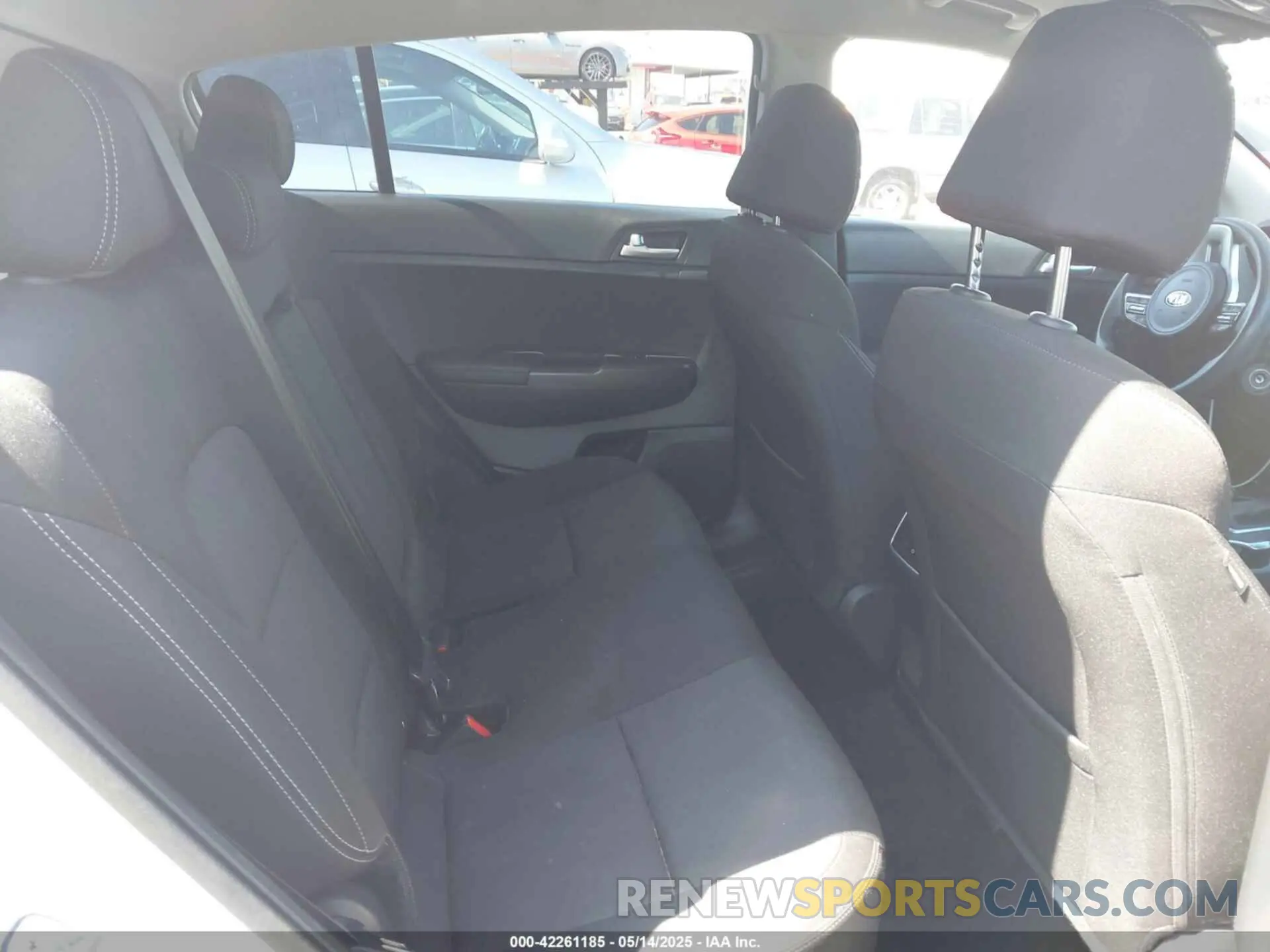 8 Photograph of a damaged car KNDPMCAC8M7914622 KIA SPORTAGE 2021