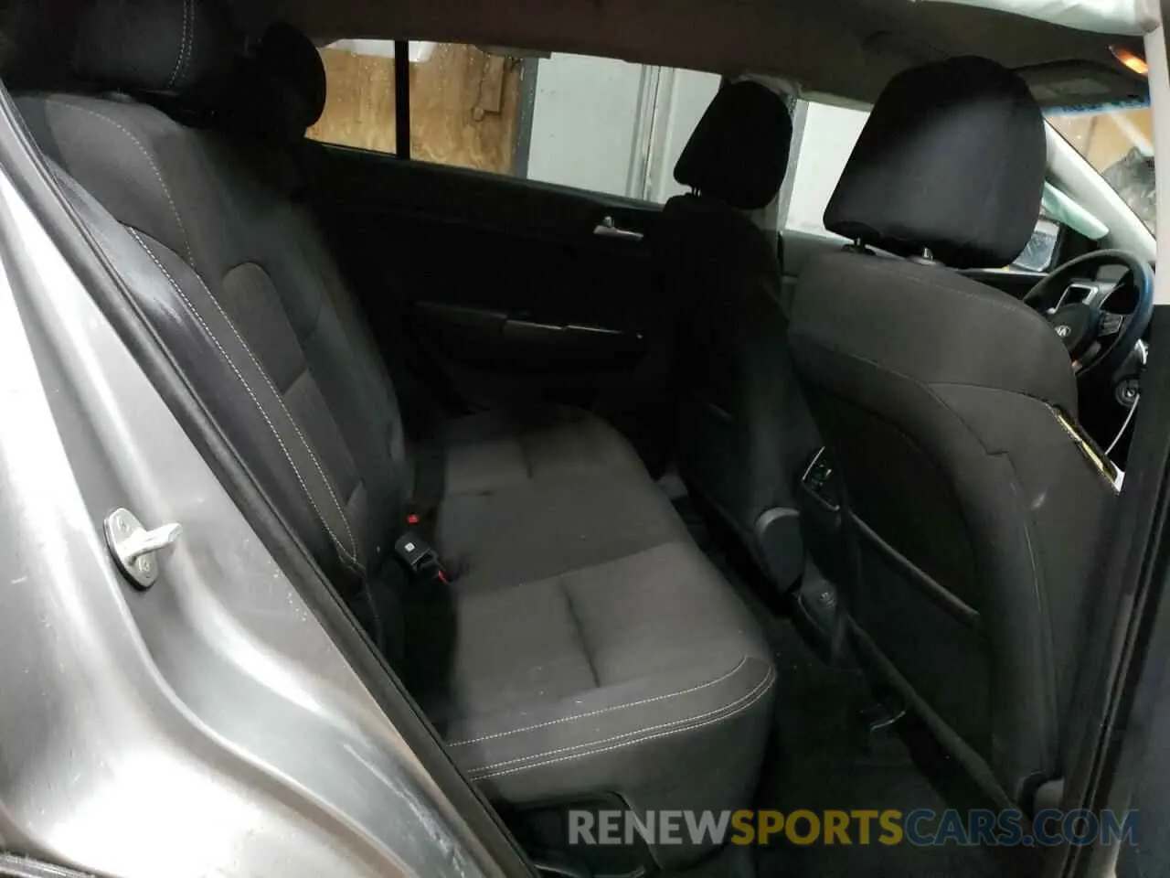 11 Photograph of a damaged car KNDPMCAC9M7864233 KIA SPORTAGE 2021