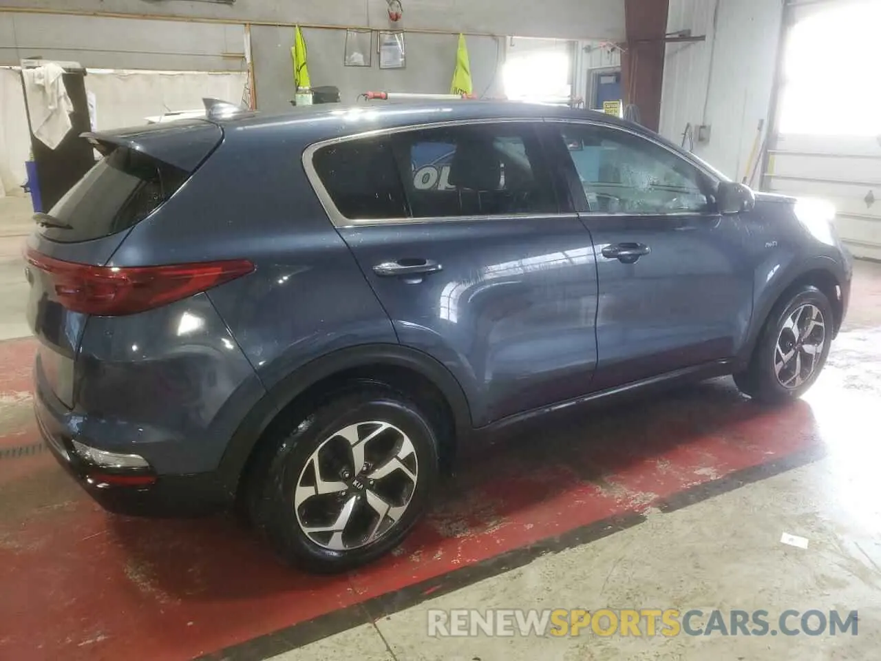 3 Photograph of a damaged car KNDPMCAC9M7882022 KIA SPORTAGE 2021