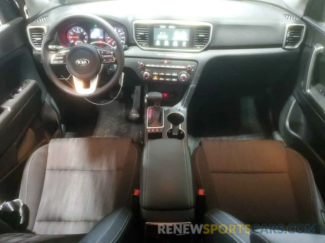 8 Photograph of a damaged car KNDPMCAC9M7882022 KIA SPORTAGE 2021