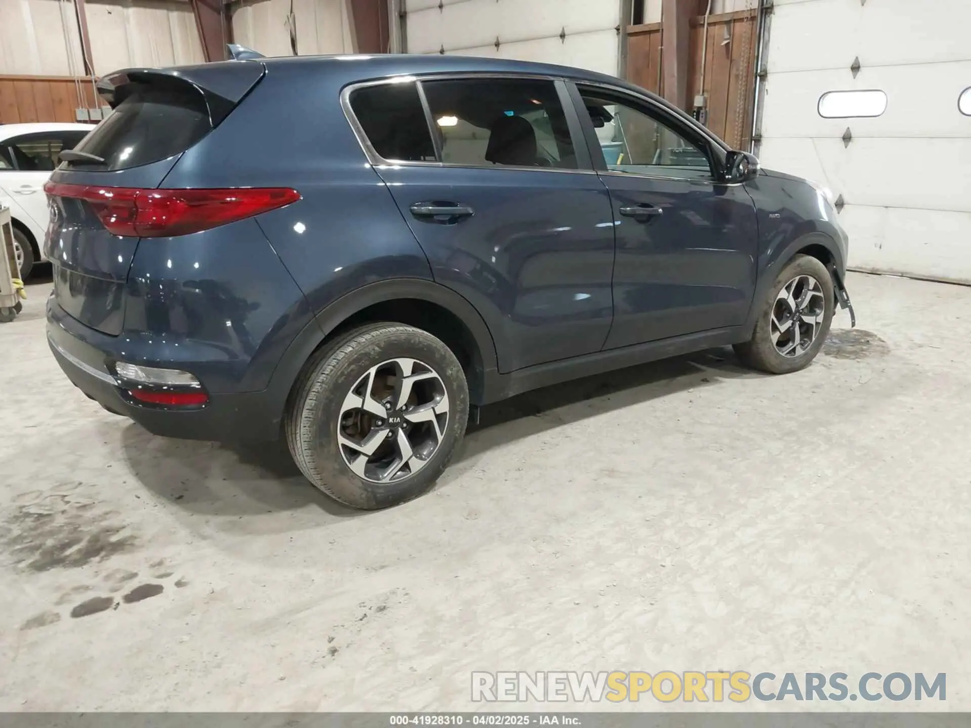 4 Photograph of a damaged car KNDPMCAC9M7886927 KIA SPORTAGE 2021