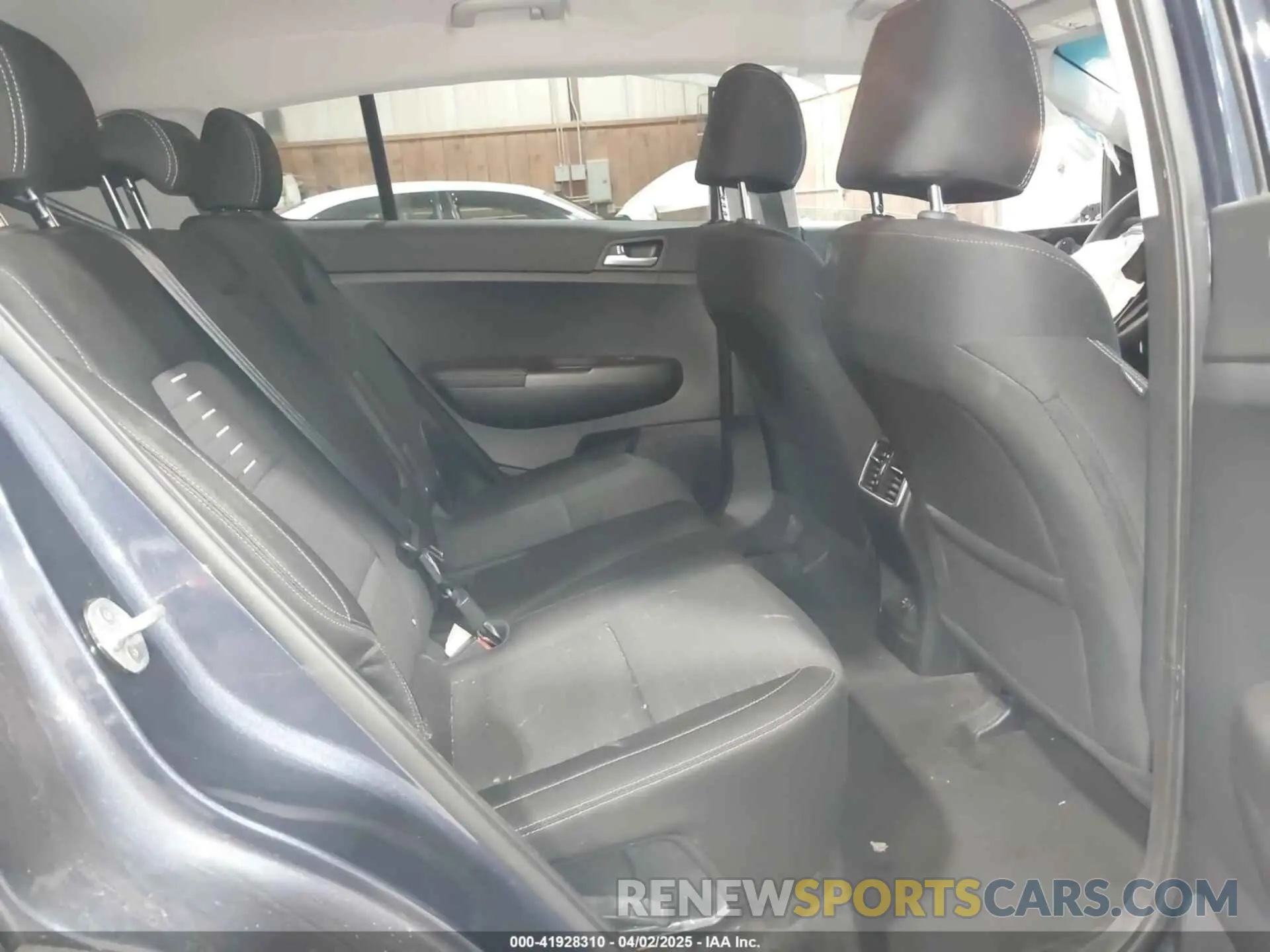 8 Photograph of a damaged car KNDPMCAC9M7886927 KIA SPORTAGE 2021