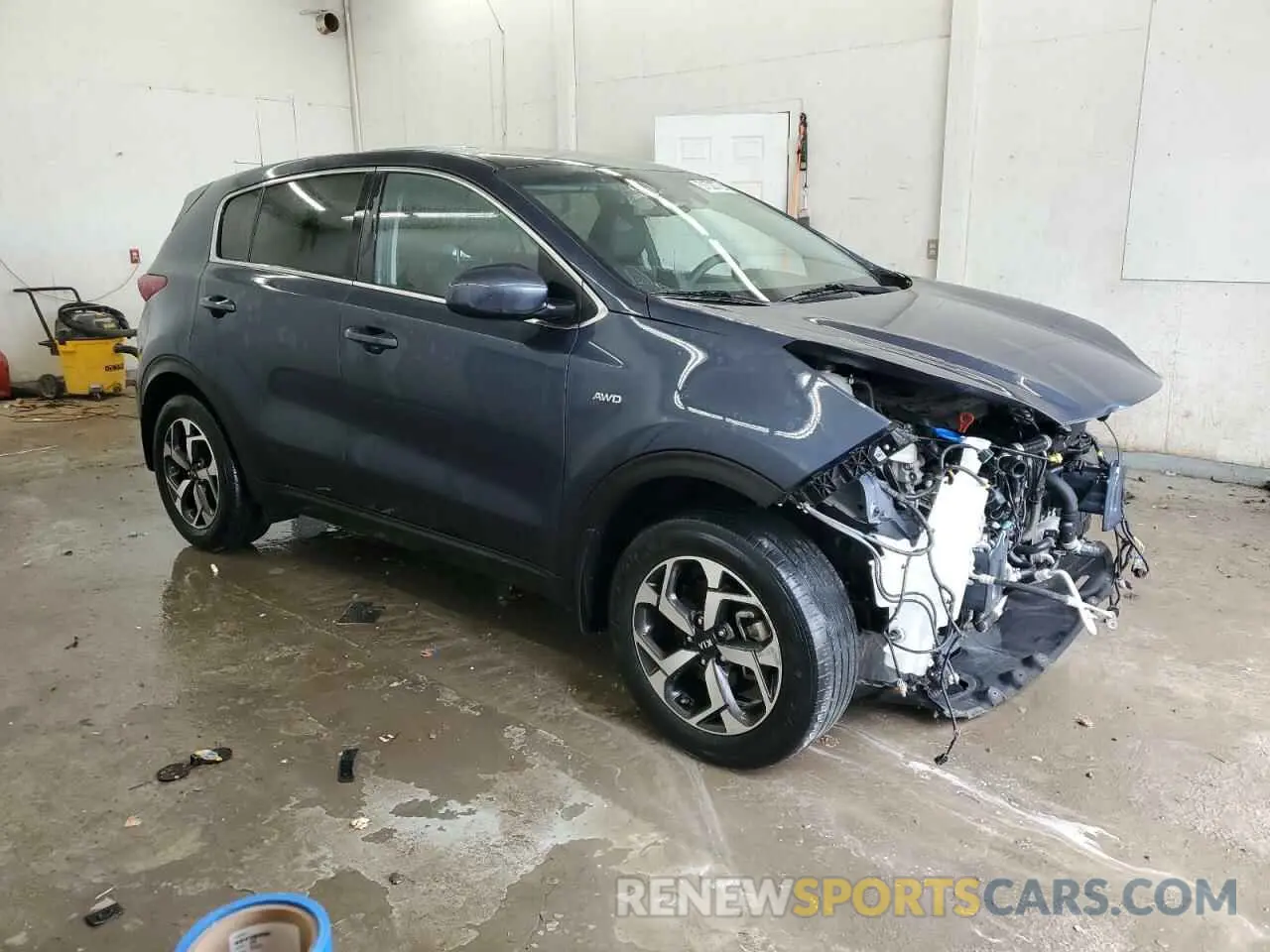 4 Photograph of a damaged car KNDPMCAC9M7901720 KIA SPORTAGE 2021