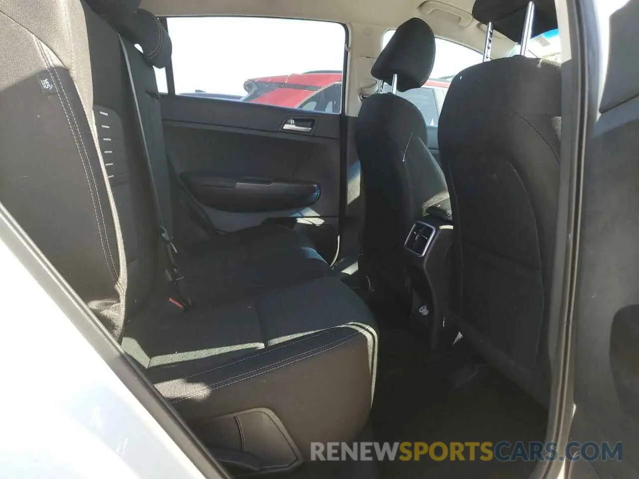 10 Photograph of a damaged car KNDPMCAC9M7907730 KIA SPORTAGE 2021
