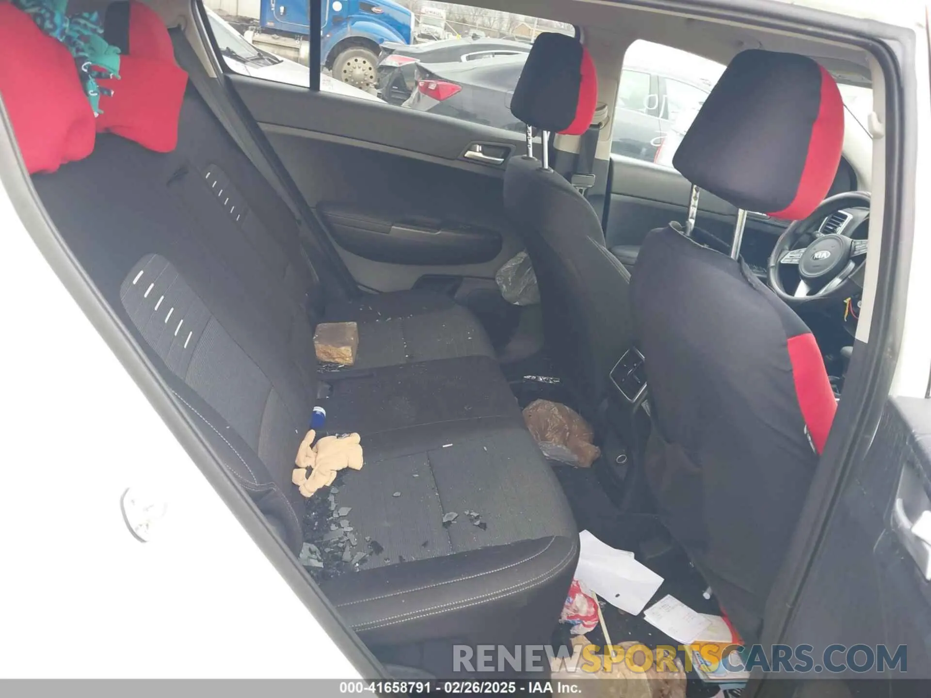 8 Photograph of a damaged car KNDPMCAC9M7919828 KIA SPORTAGE 2021