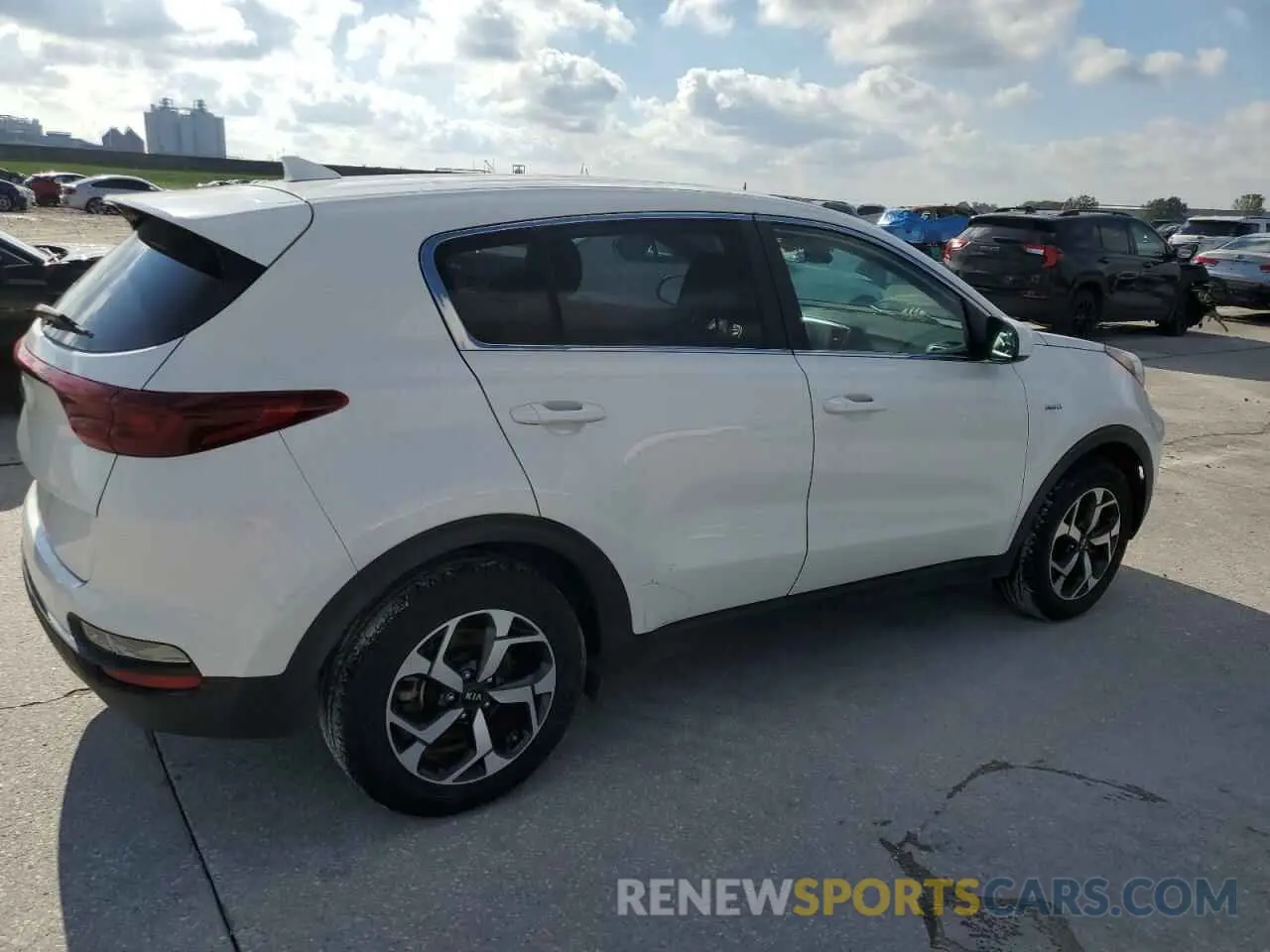 3 Photograph of a damaged car KNDPMCAC9M7929419 KIA SPORTAGE 2021