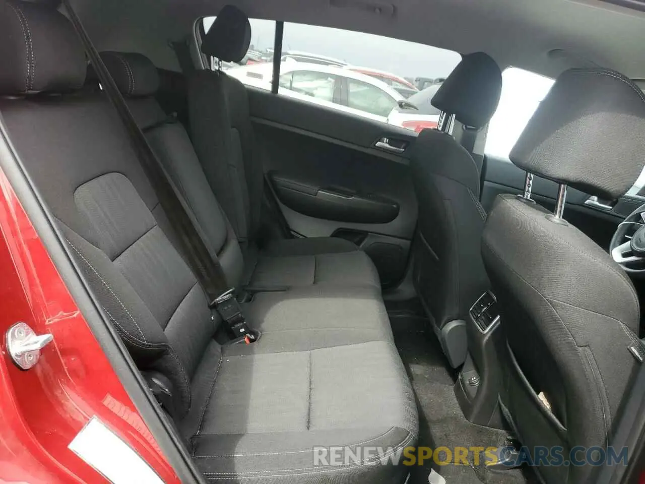 11 Photograph of a damaged car KNDPMCAC9M7933504 KIA SPORTAGE 2021