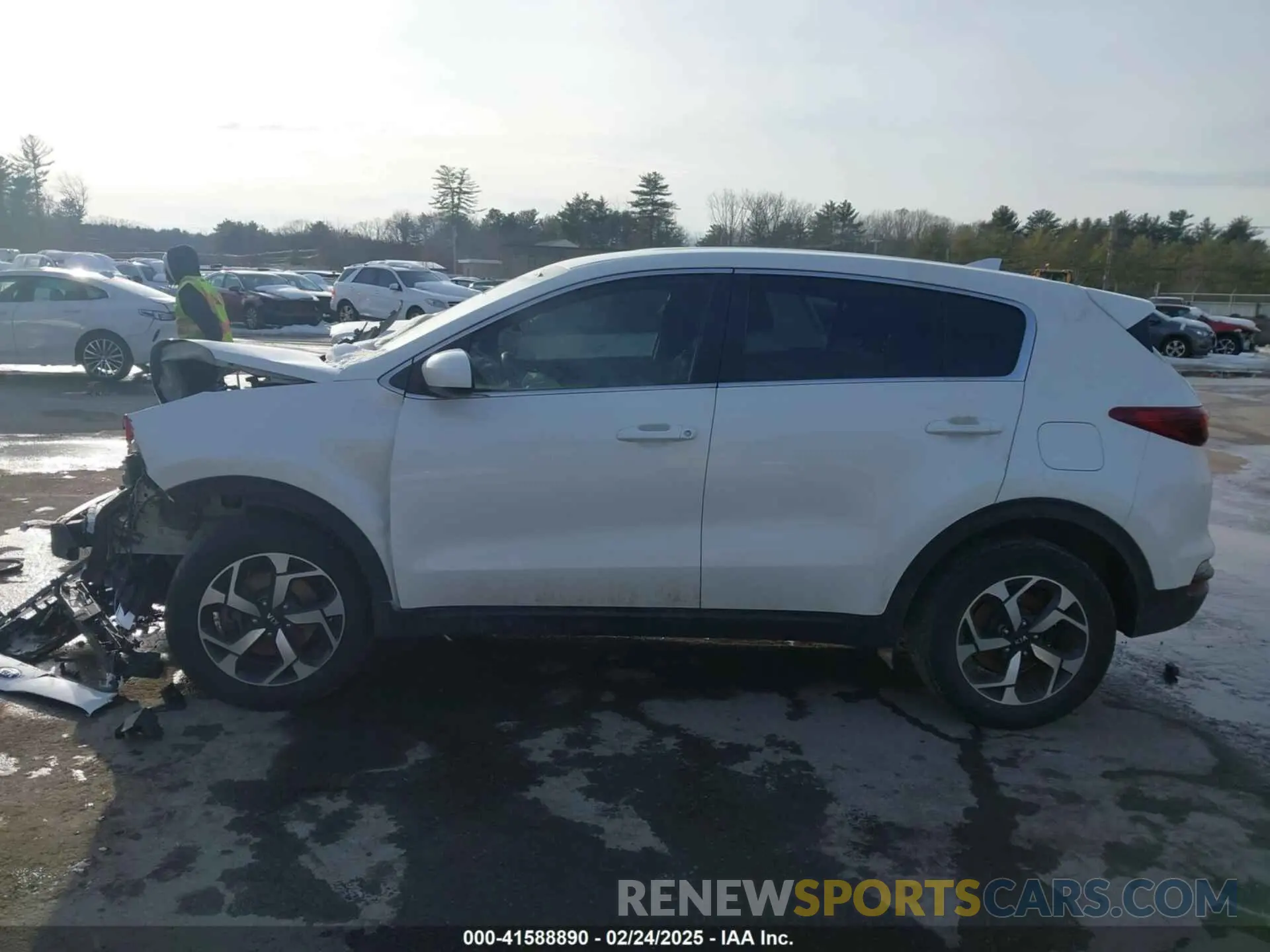 14 Photograph of a damaged car KNDPMCACXM7901175 KIA SPORTAGE 2021