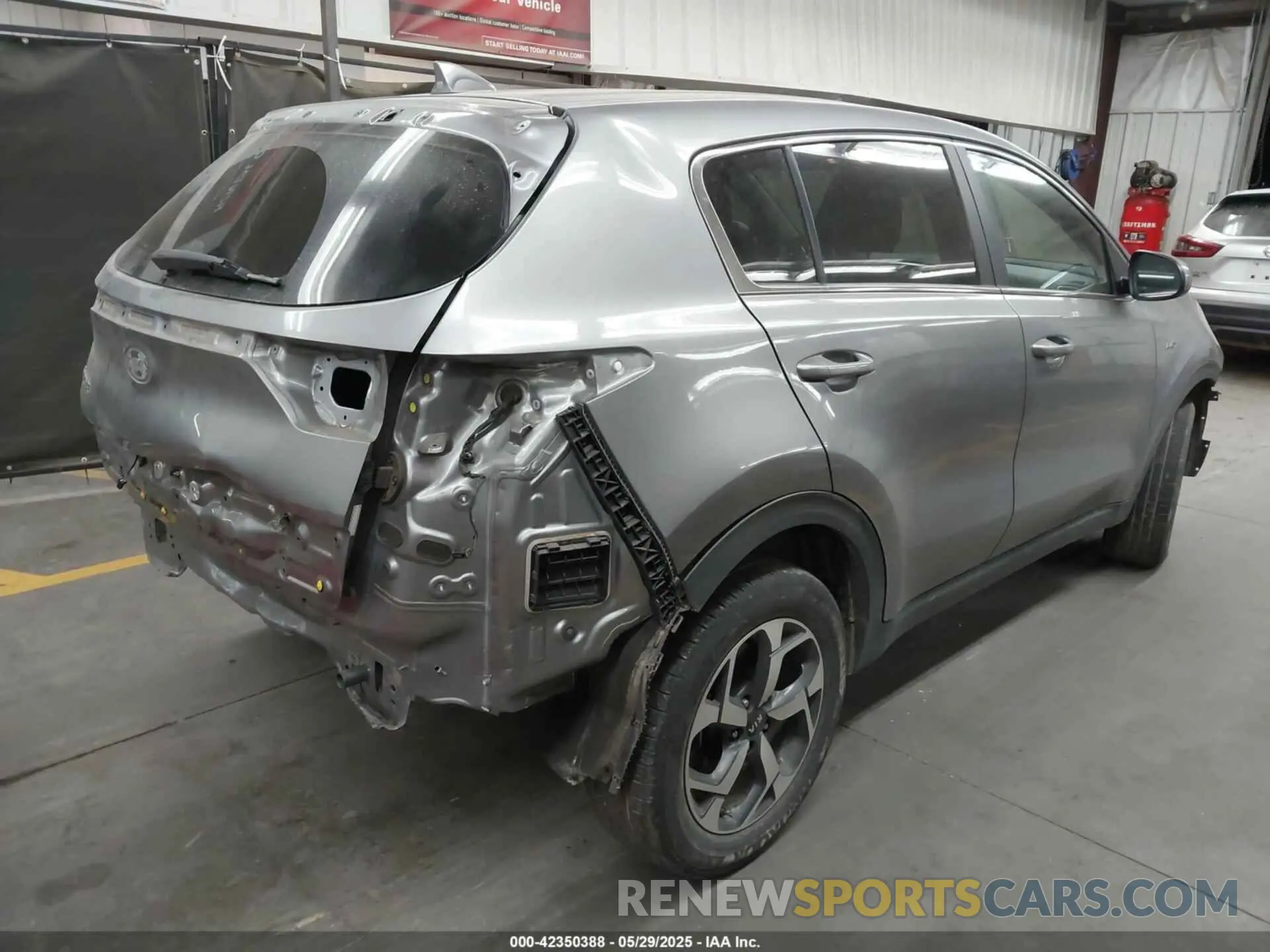 4 Photograph of a damaged car KNDPMCACXM7938632 KIA SPORTAGE 2021