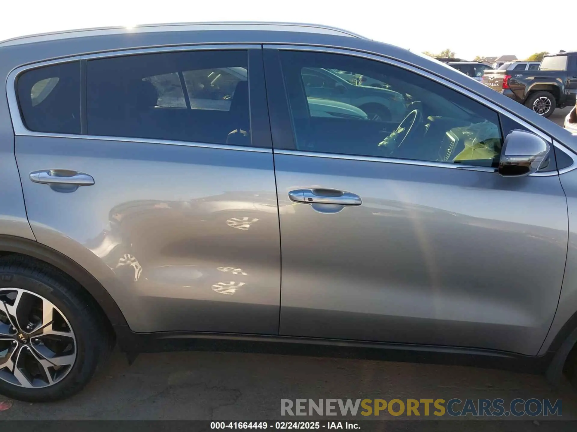 13 Photograph of a damaged car KNDPN3AC8M7887130 KIA SPORTAGE 2021