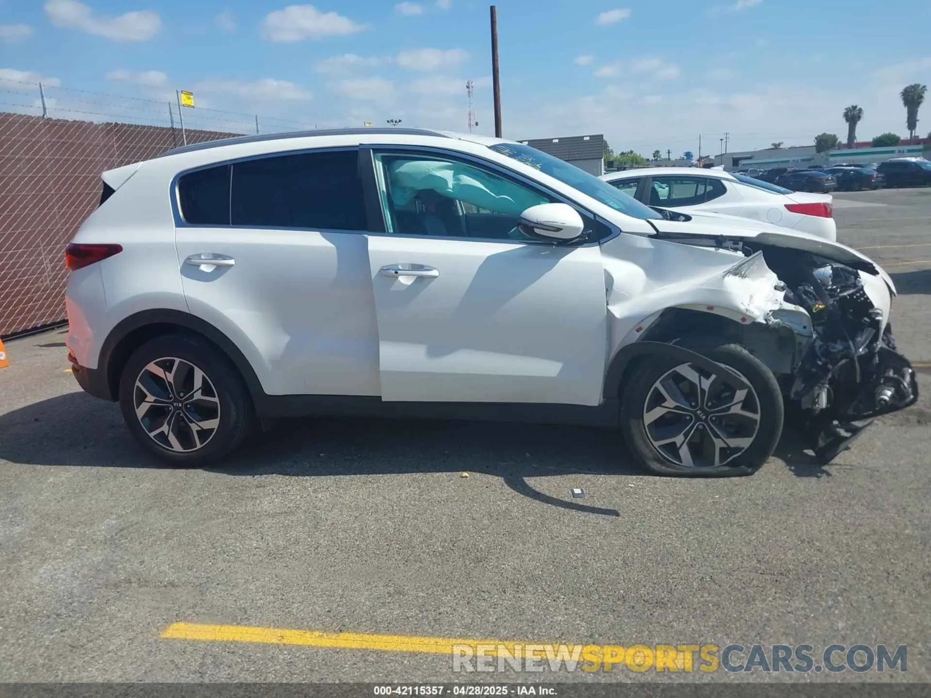 12 Photograph of a damaged car KNDPN3ACXM7936960 KIA SPORTAGE 2021