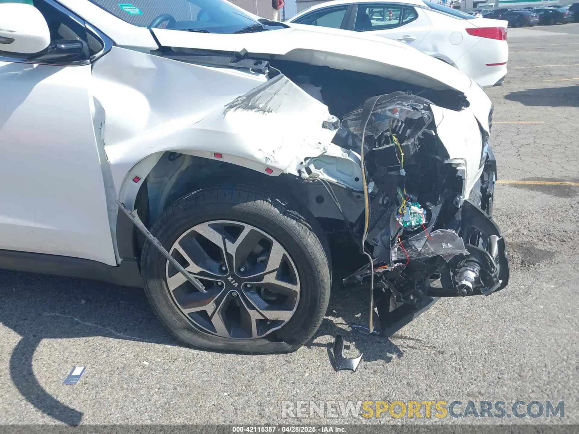 6 Photograph of a damaged car KNDPN3ACXM7936960 KIA SPORTAGE 2021