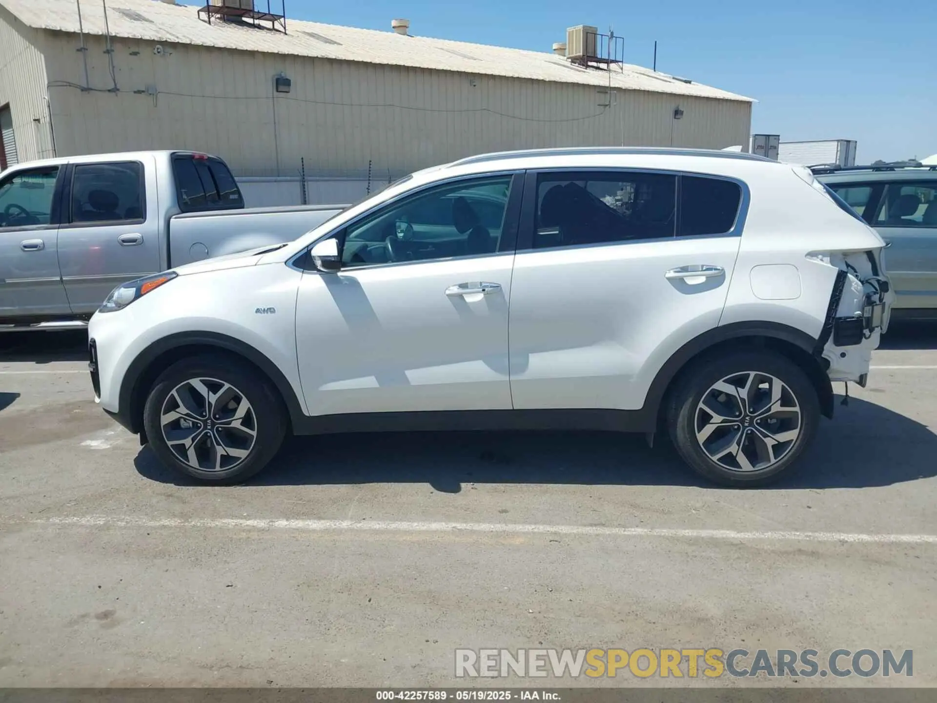 15 Photograph of a damaged car KNDPNCAC3M7886337 KIA SPORTAGE 2021