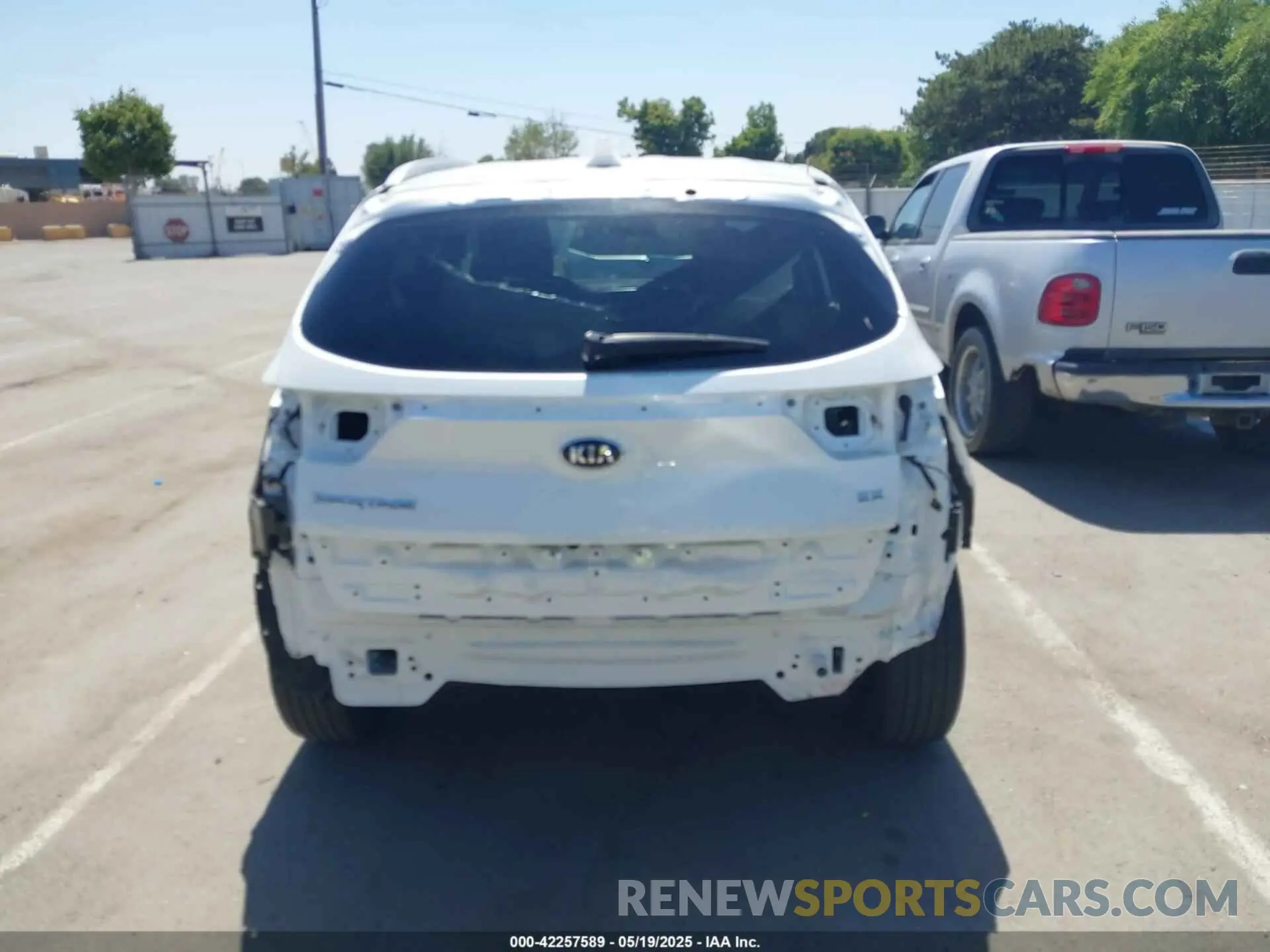 17 Photograph of a damaged car KNDPNCAC3M7886337 KIA SPORTAGE 2021