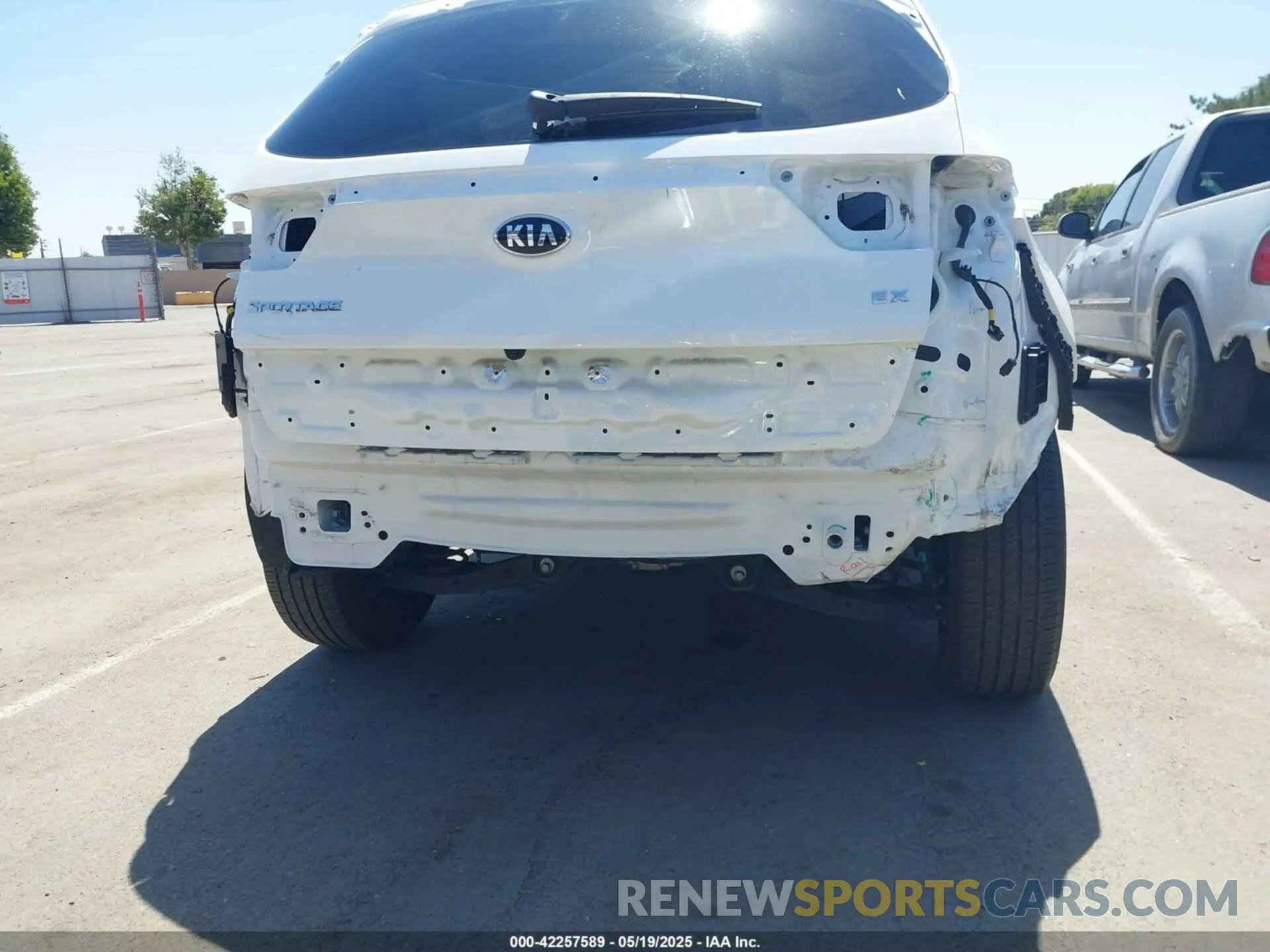 19 Photograph of a damaged car KNDPNCAC3M7886337 KIA SPORTAGE 2021