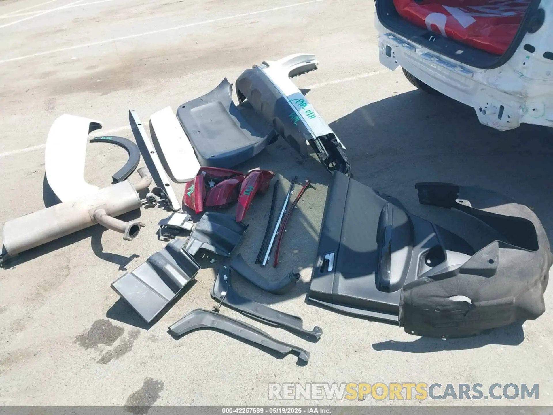 21 Photograph of a damaged car KNDPNCAC3M7886337 KIA SPORTAGE 2021