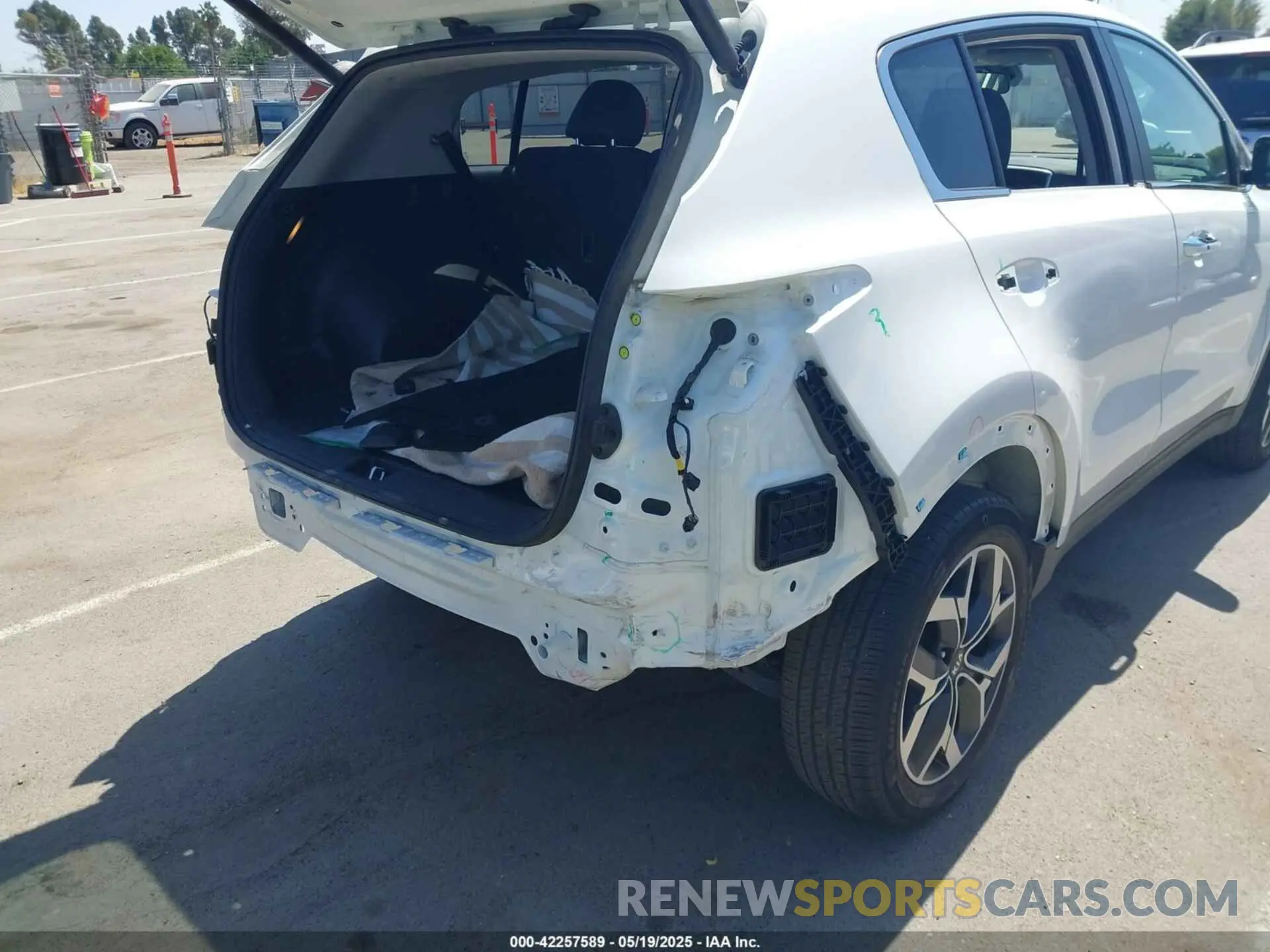 6 Photograph of a damaged car KNDPNCAC3M7886337 KIA SPORTAGE 2021