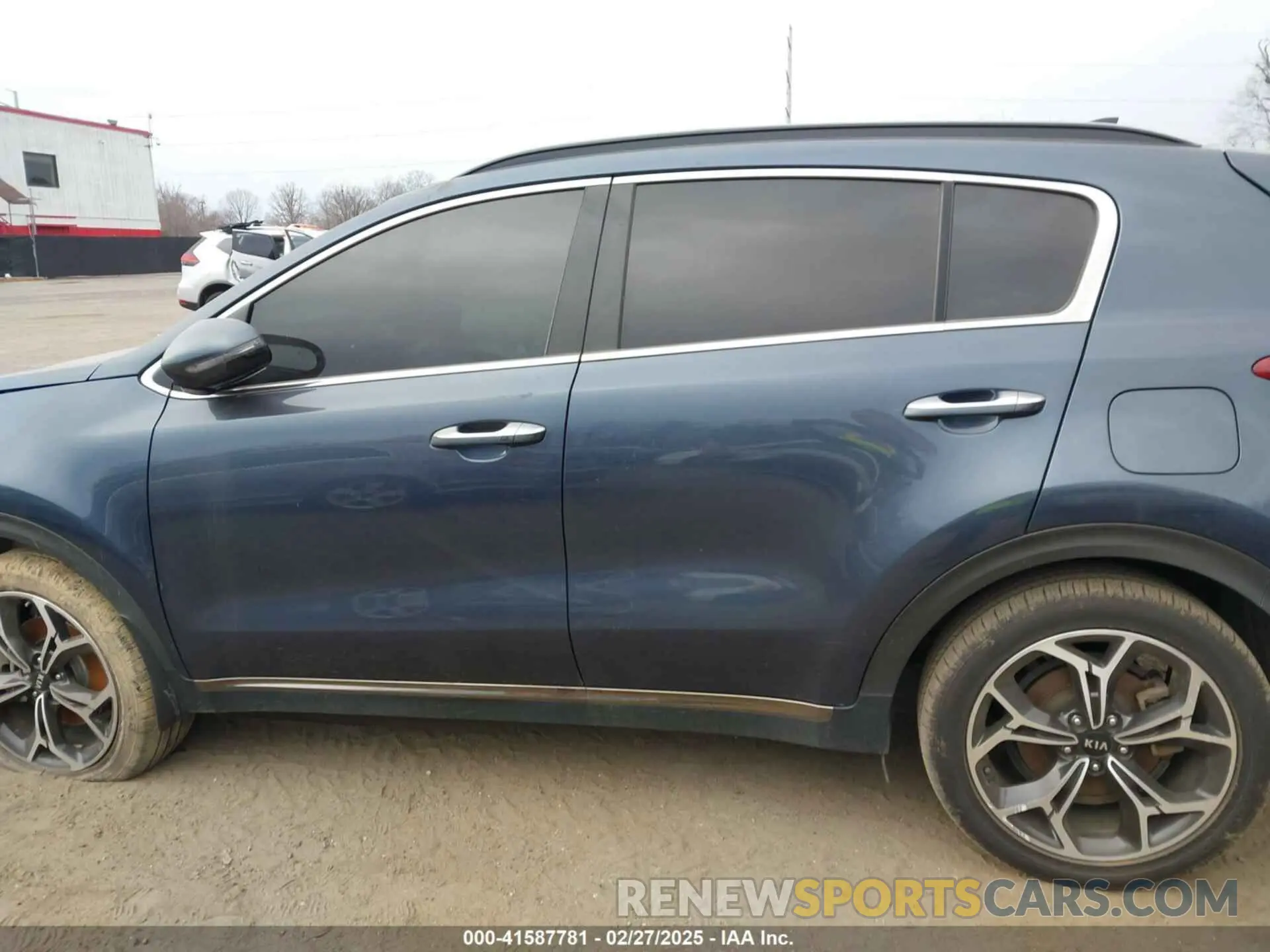 14 Photograph of a damaged car KNDPR3A62M7914966 KIA SPORTAGE 2021