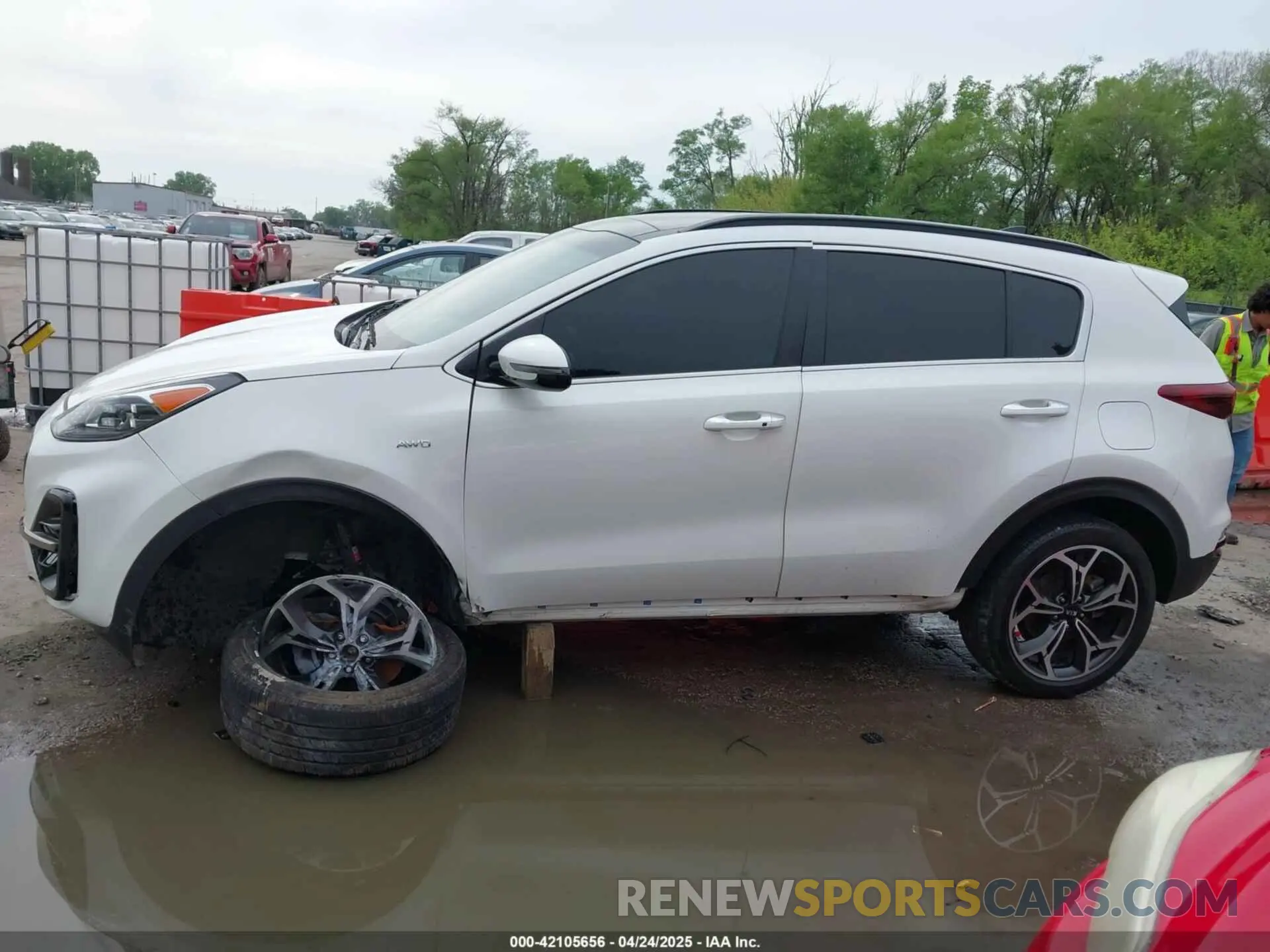 14 Photograph of a damaged car KNDPRCA63M7878009 KIA SPORTAGE 2021