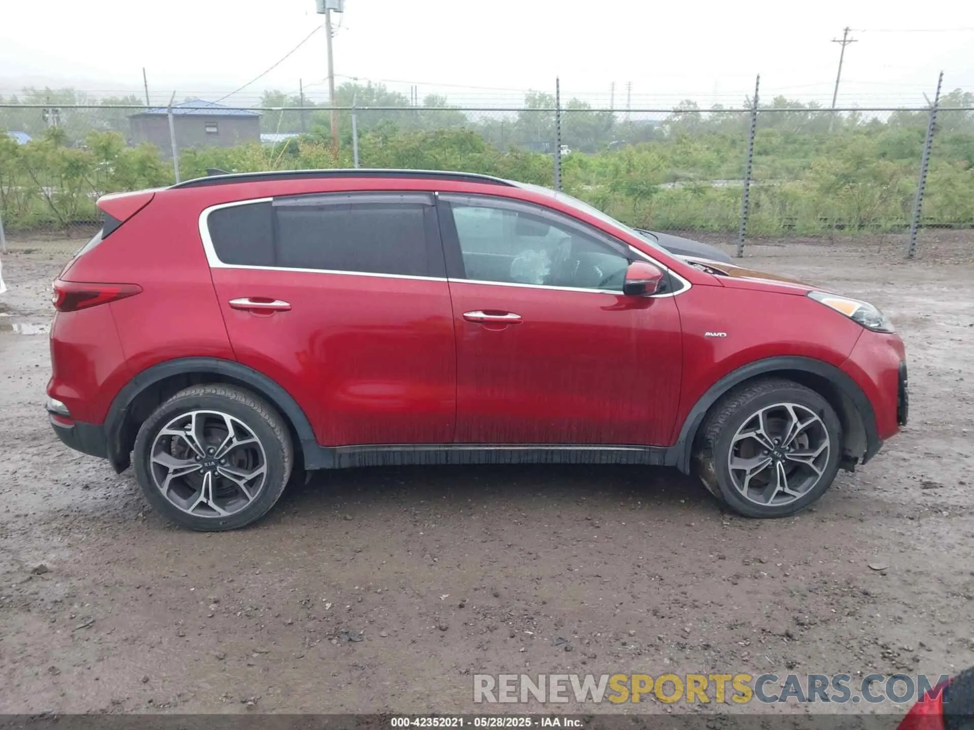 14 Photograph of a damaged car KNDPRCA65M7848221 KIA SPORTAGE 2021