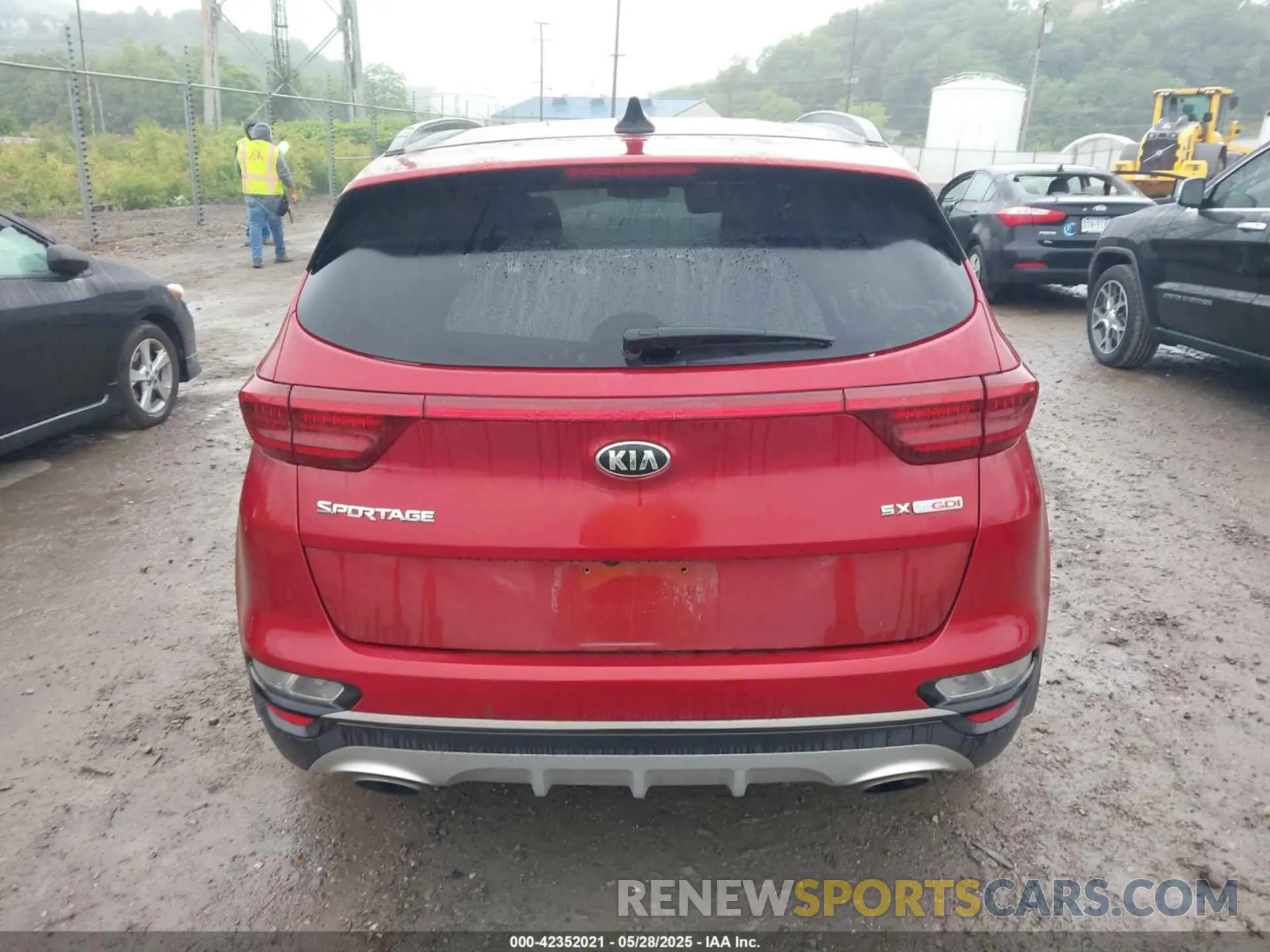 17 Photograph of a damaged car KNDPRCA65M7848221 KIA SPORTAGE 2021