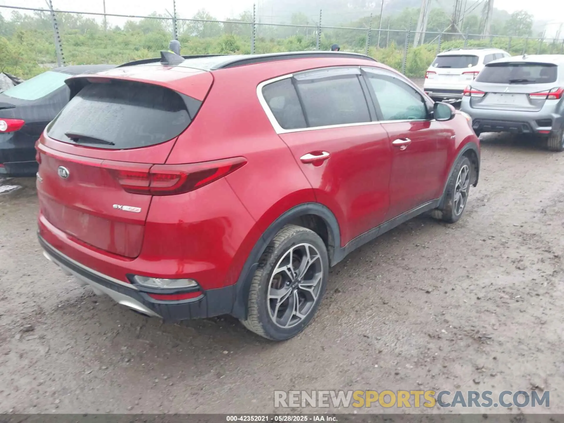 4 Photograph of a damaged car KNDPRCA65M7848221 KIA SPORTAGE 2021