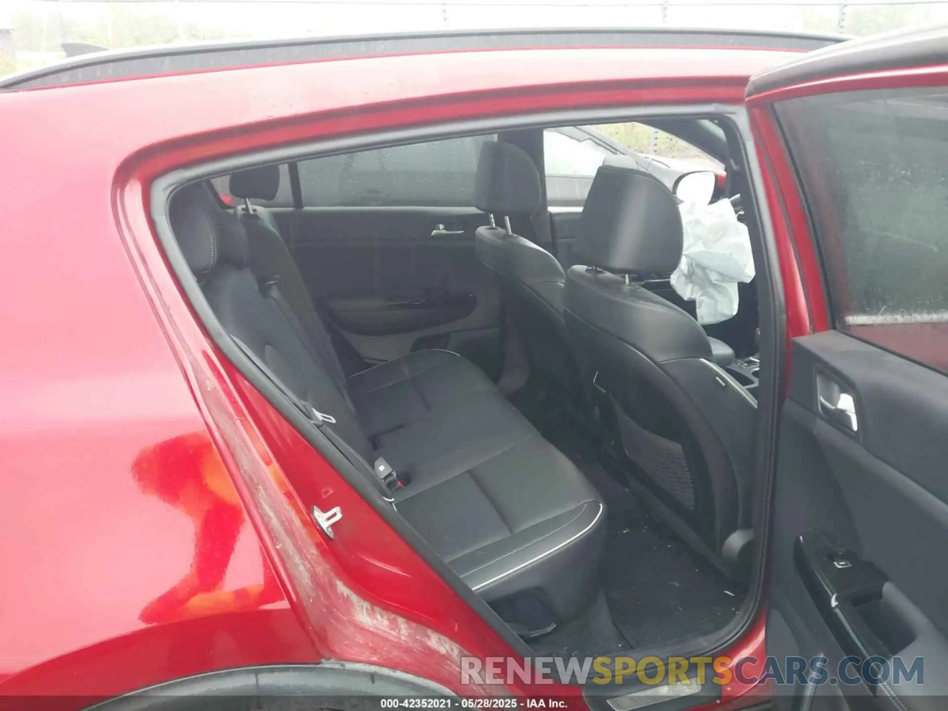 8 Photograph of a damaged car KNDPRCA65M7848221 KIA SPORTAGE 2021