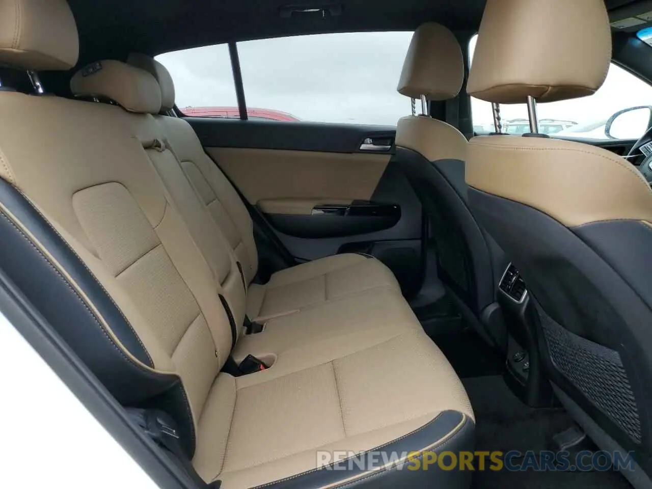 11 Photograph of a damaged car KNDPRCA65M7927999 KIA SPORTAGE 2021