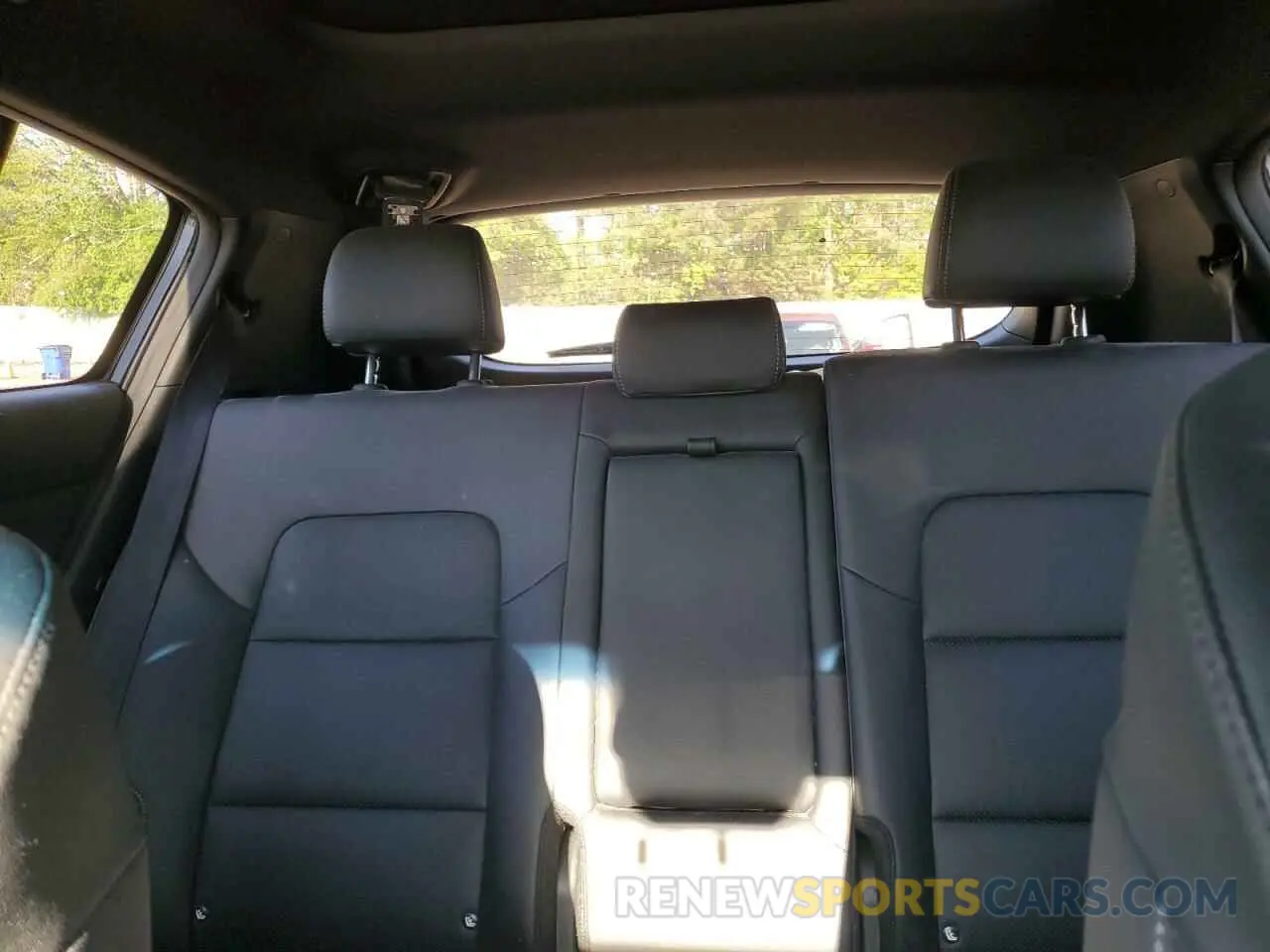 10 Photograph of a damaged car KNDP63AC1N7987438 KIA SPORTAGE 2022