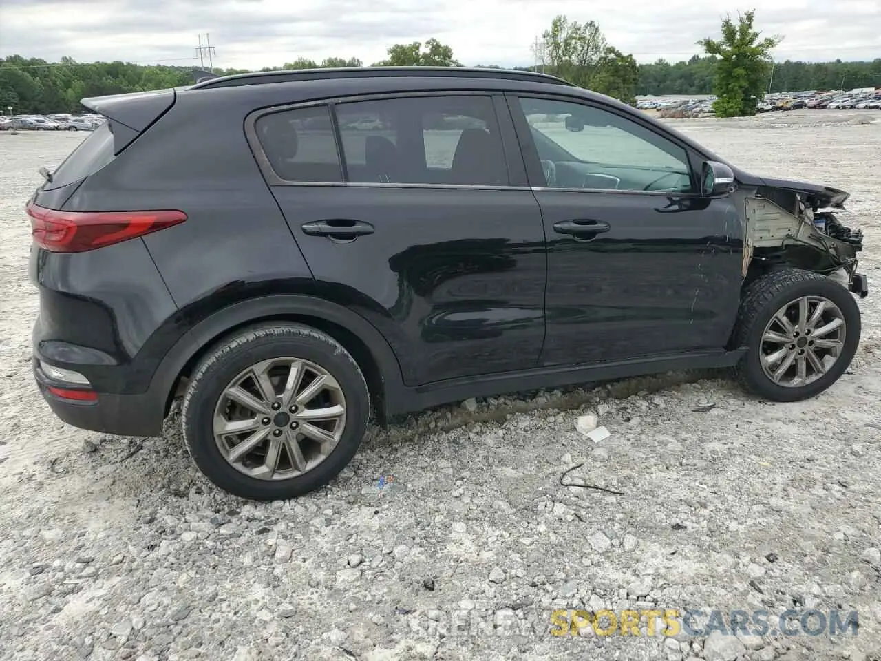 3 Photograph of a damaged car KNDP63AC3N7981012 KIA SPORTAGE 2022