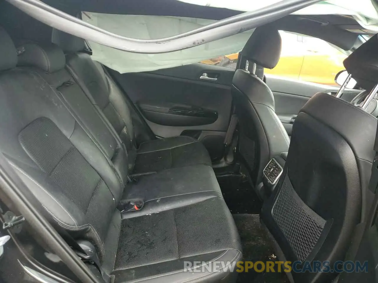 11 Photograph of a damaged car KNDP63AC3N7994830 KIA SPORTAGE 2022