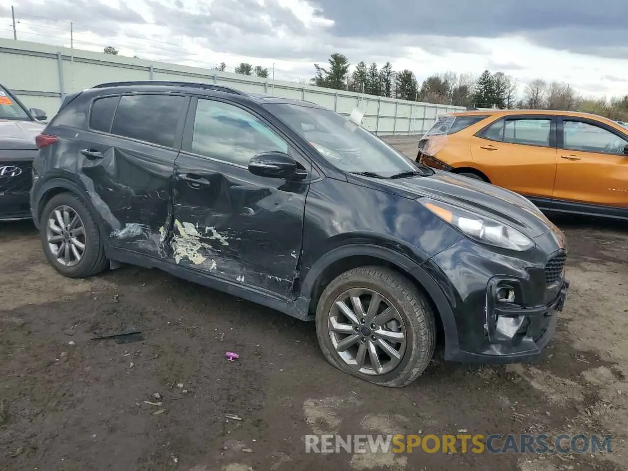 4 Photograph of a damaged car KNDP63AC3N7994830 KIA SPORTAGE 2022
