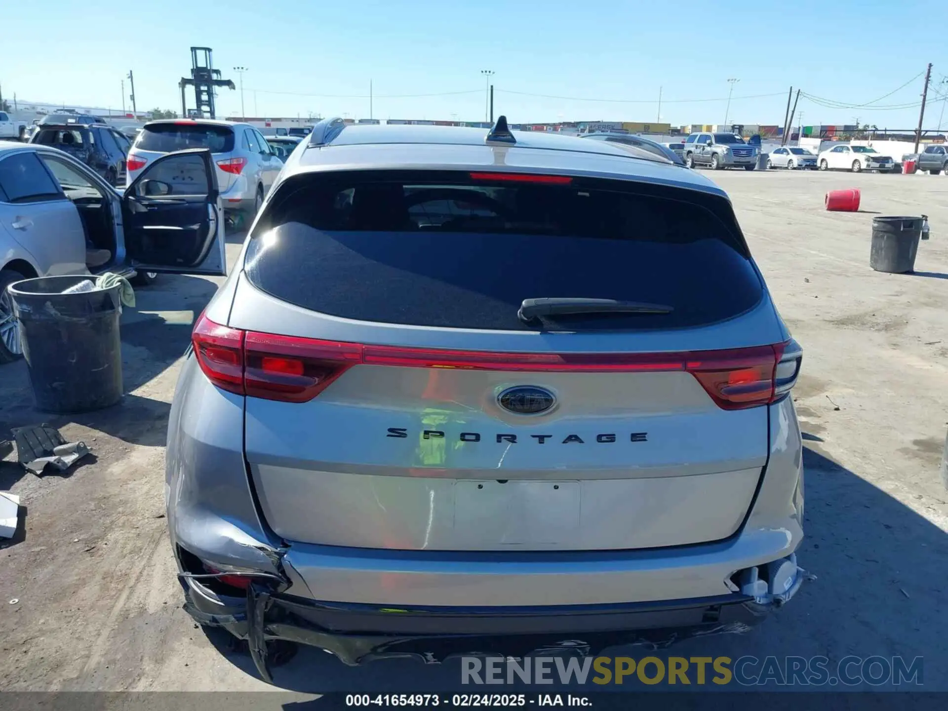 15 Photograph of a damaged car KNDP63AC4N7997333 KIA SPORTAGE 2022