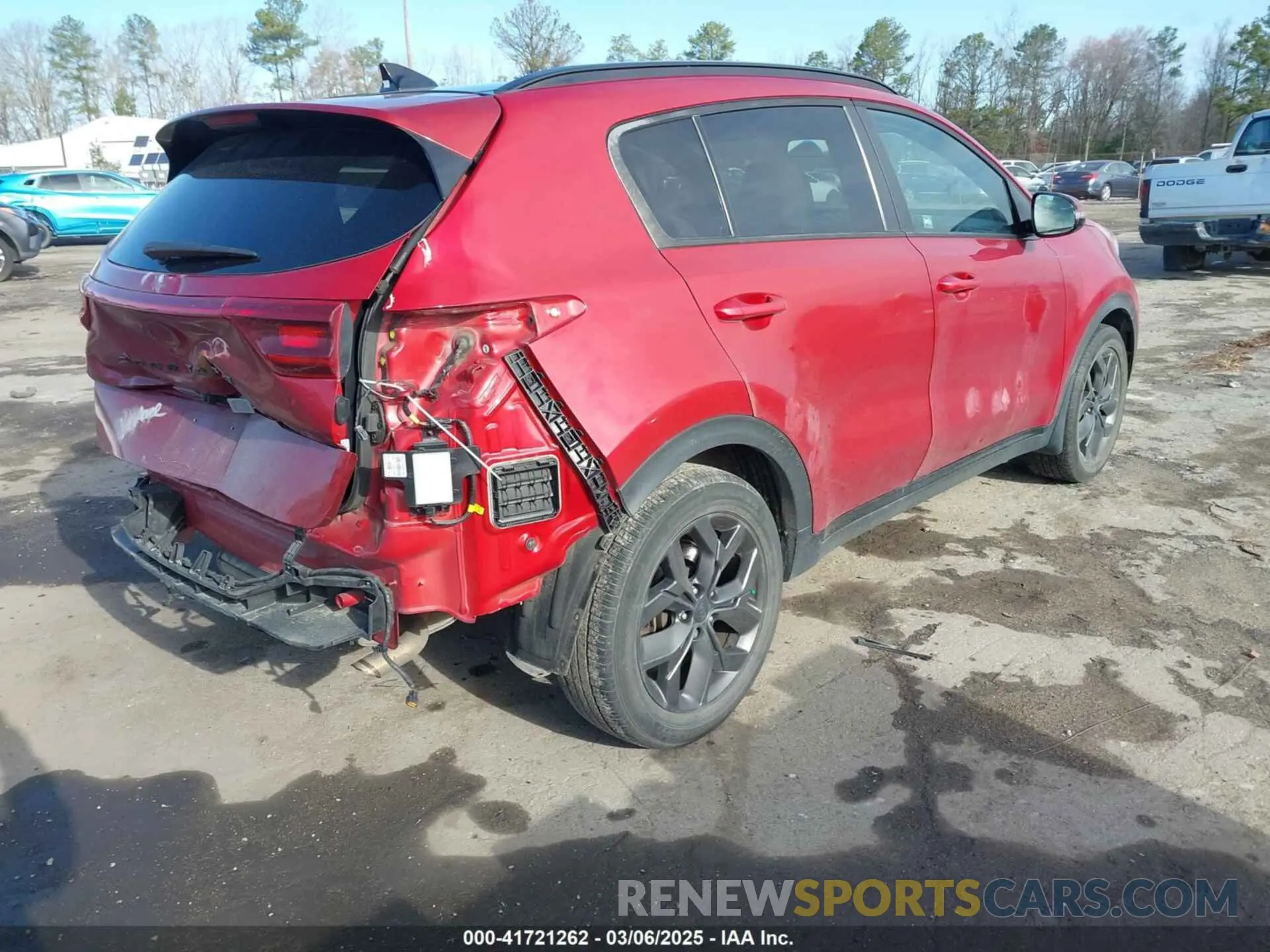 4 Photograph of a damaged car KNDP63AC5N7998359 KIA SPORTAGE 2022