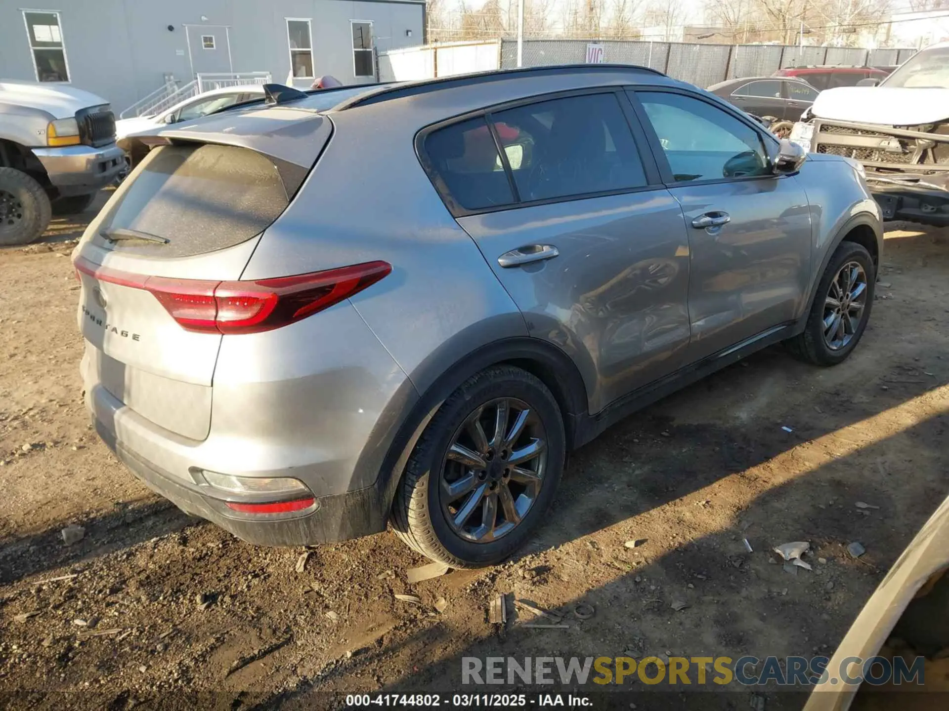 4 Photograph of a damaged car KNDP63ACXN7955555 KIA SPORTAGE 2022