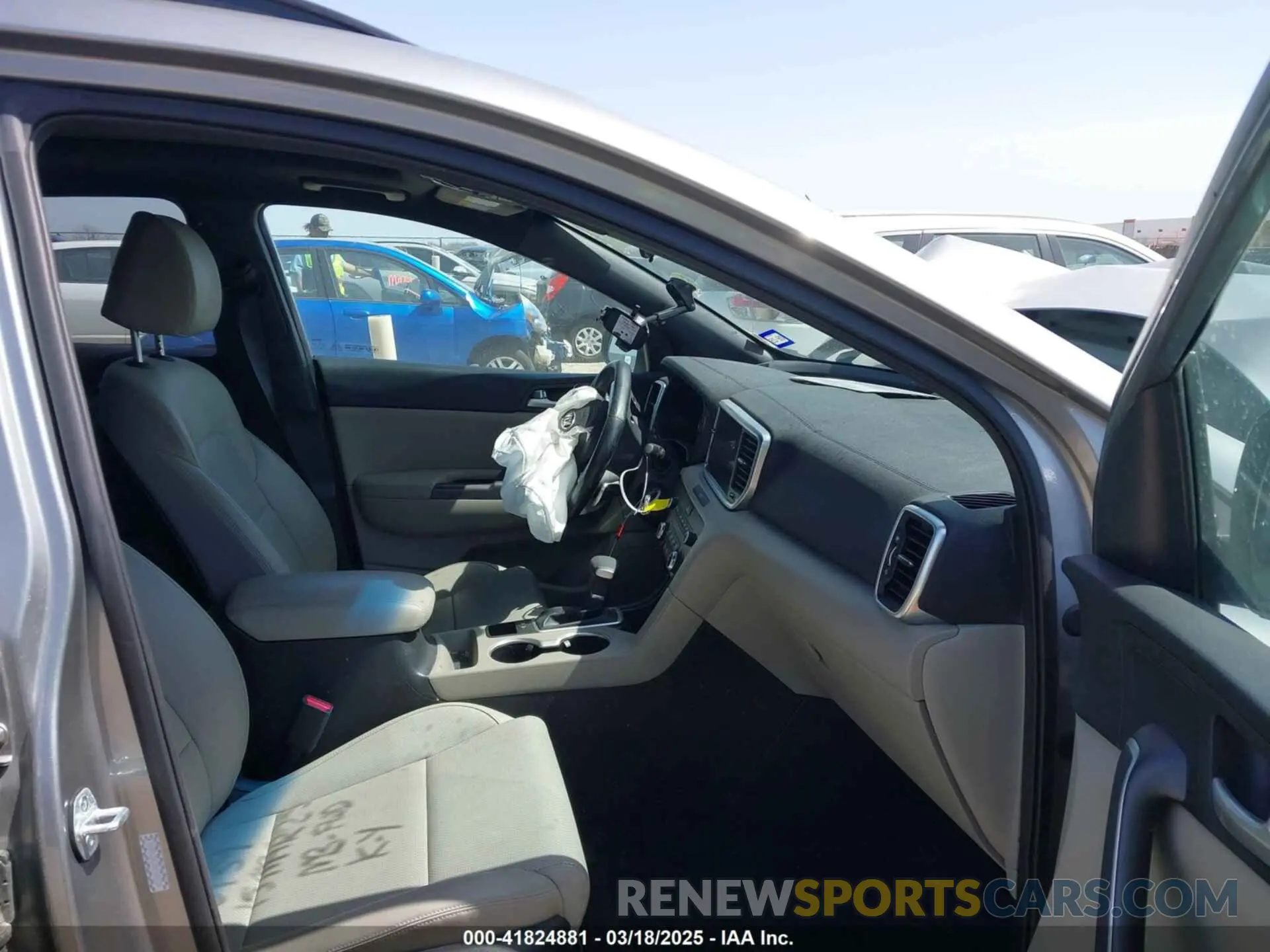 5 Photograph of a damaged car KNDP63ACXN7960139 KIA SPORTAGE 2022