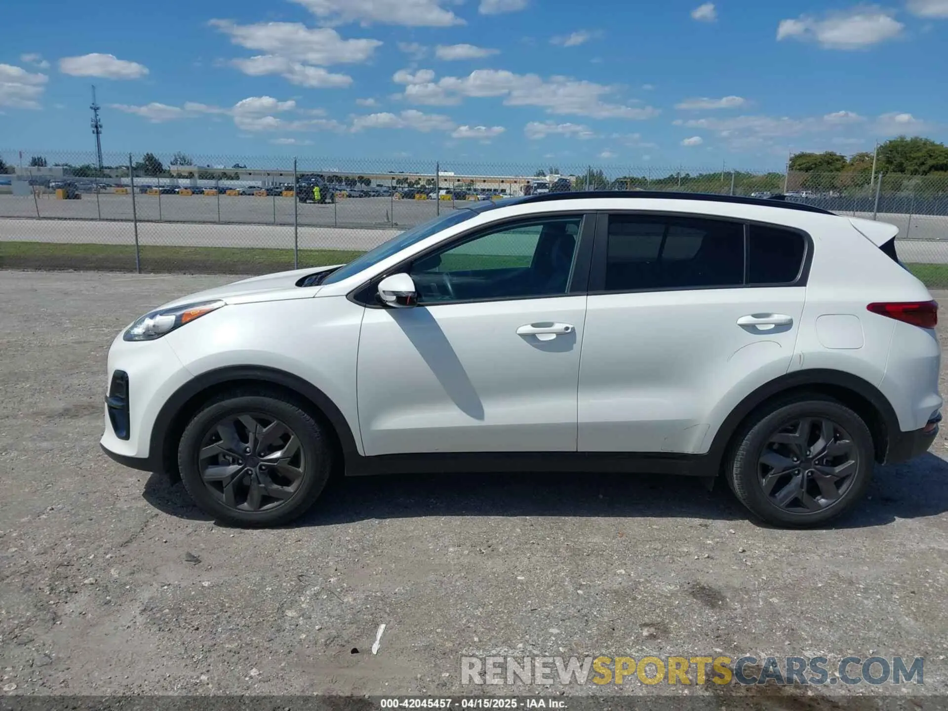 15 Photograph of a damaged car KNDP63ACXN7997871 KIA SPORTAGE 2022