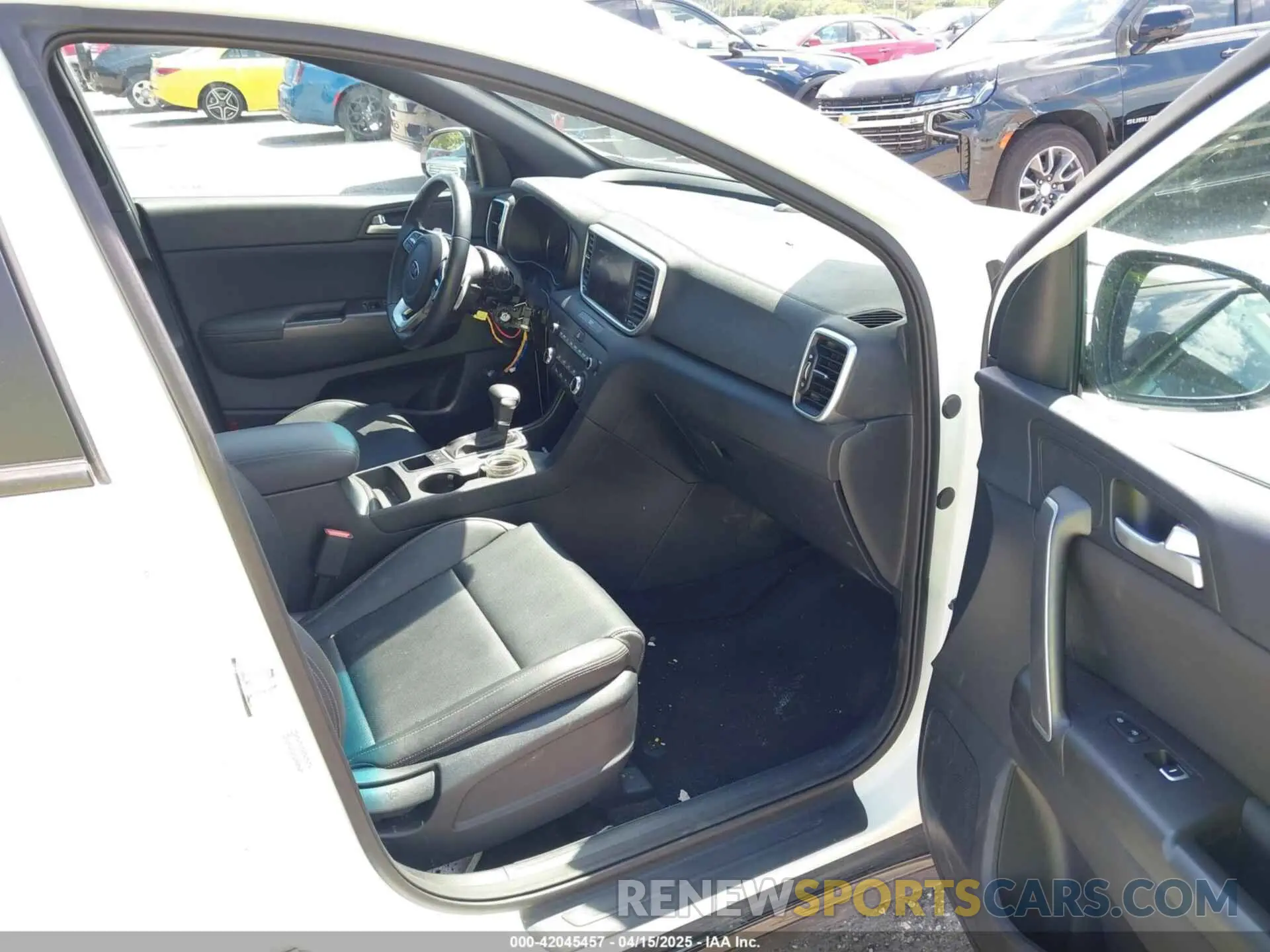 5 Photograph of a damaged car KNDP63ACXN7997871 KIA SPORTAGE 2022