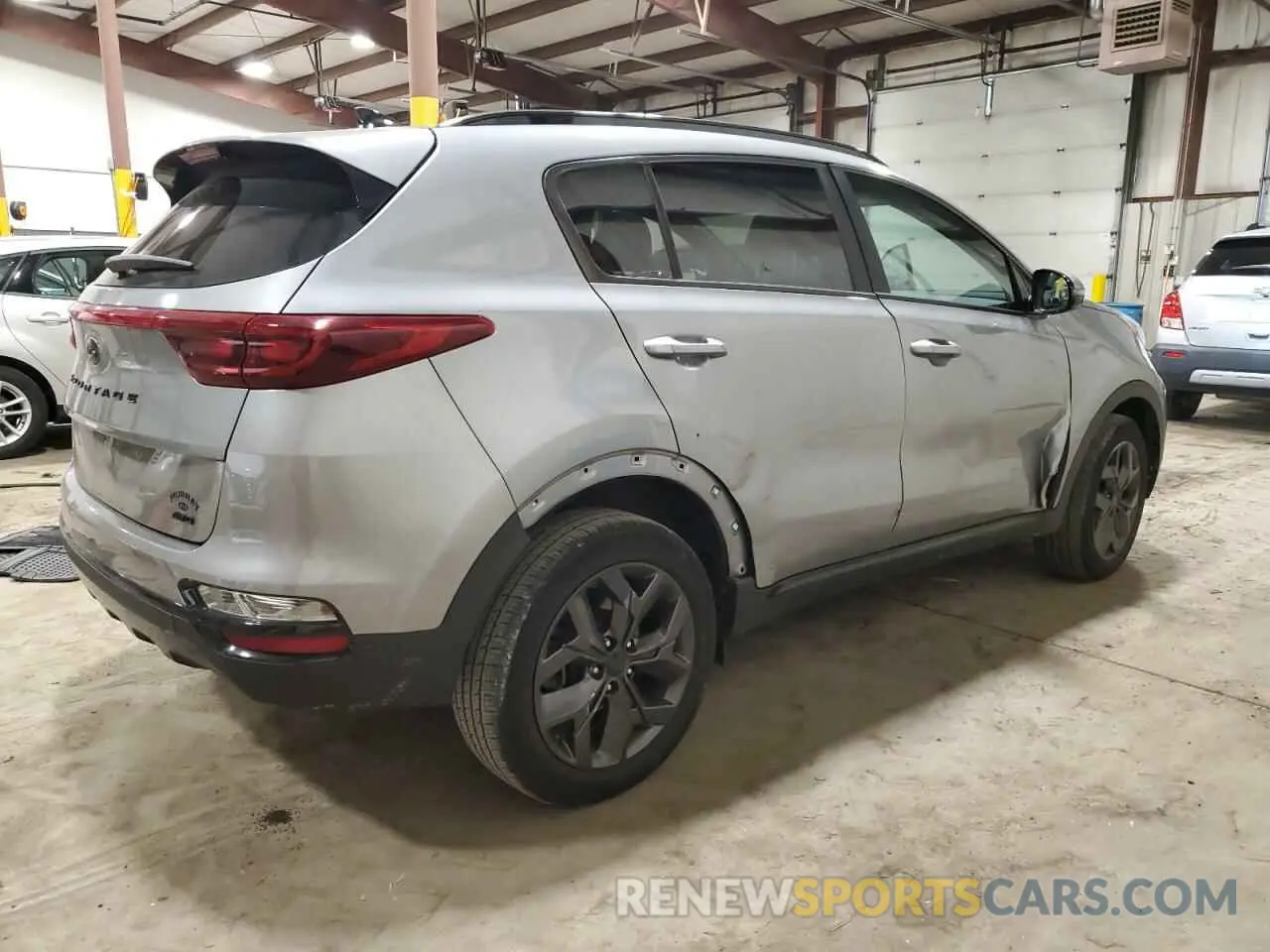3 Photograph of a damaged car KNDP6CAC2N7018649 KIA SPORTAGE 2022