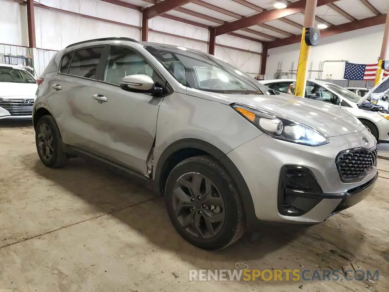 4 Photograph of a damaged car KNDP6CAC2N7018649 KIA SPORTAGE 2022