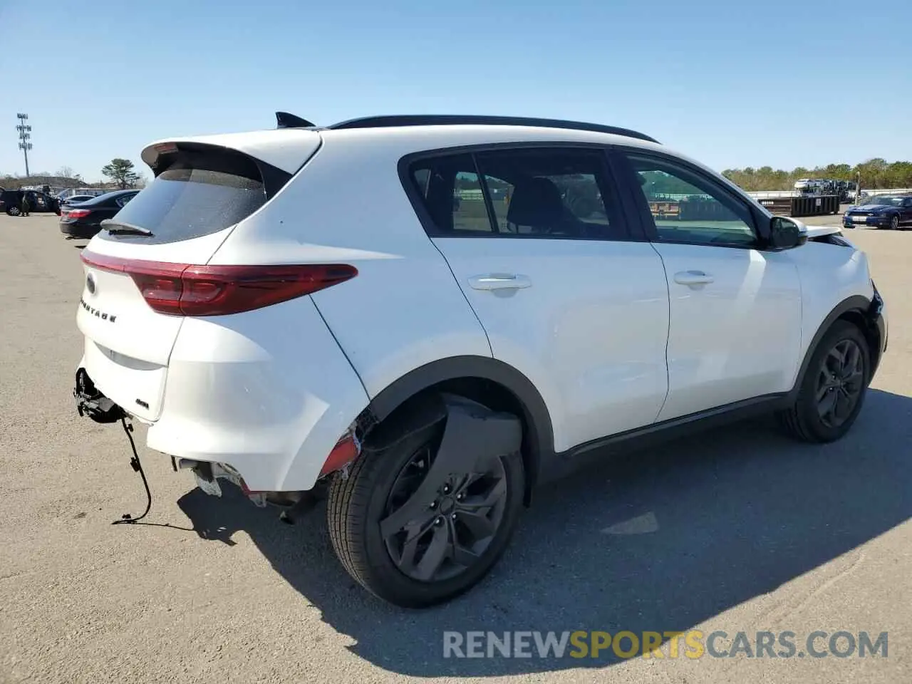 3 Photograph of a damaged car KNDP6CAC2N7975279 KIA SPORTAGE 2022