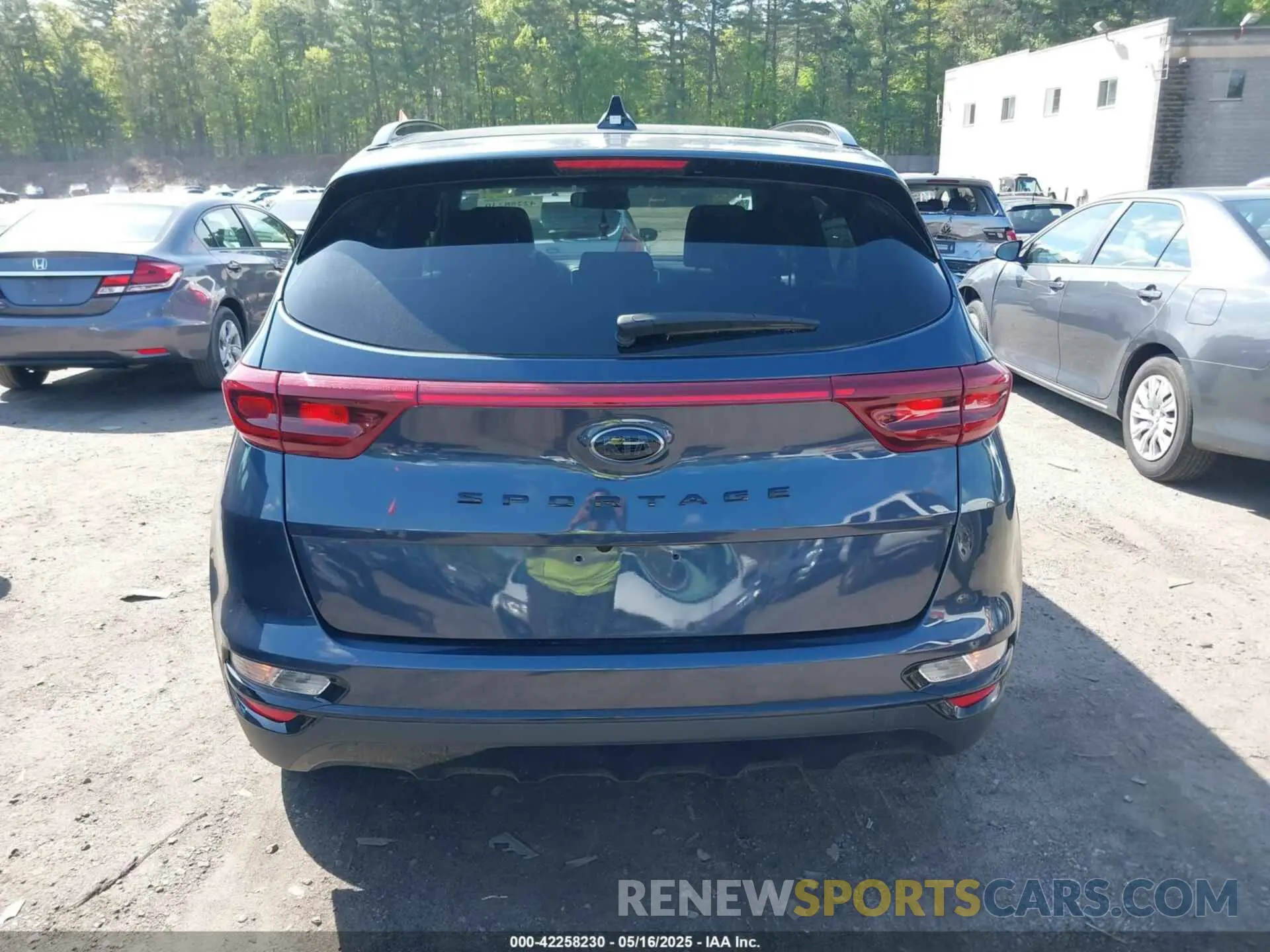 16 Photograph of a damaged car KNDP6CAC4N7002954 KIA SPORTAGE 2022